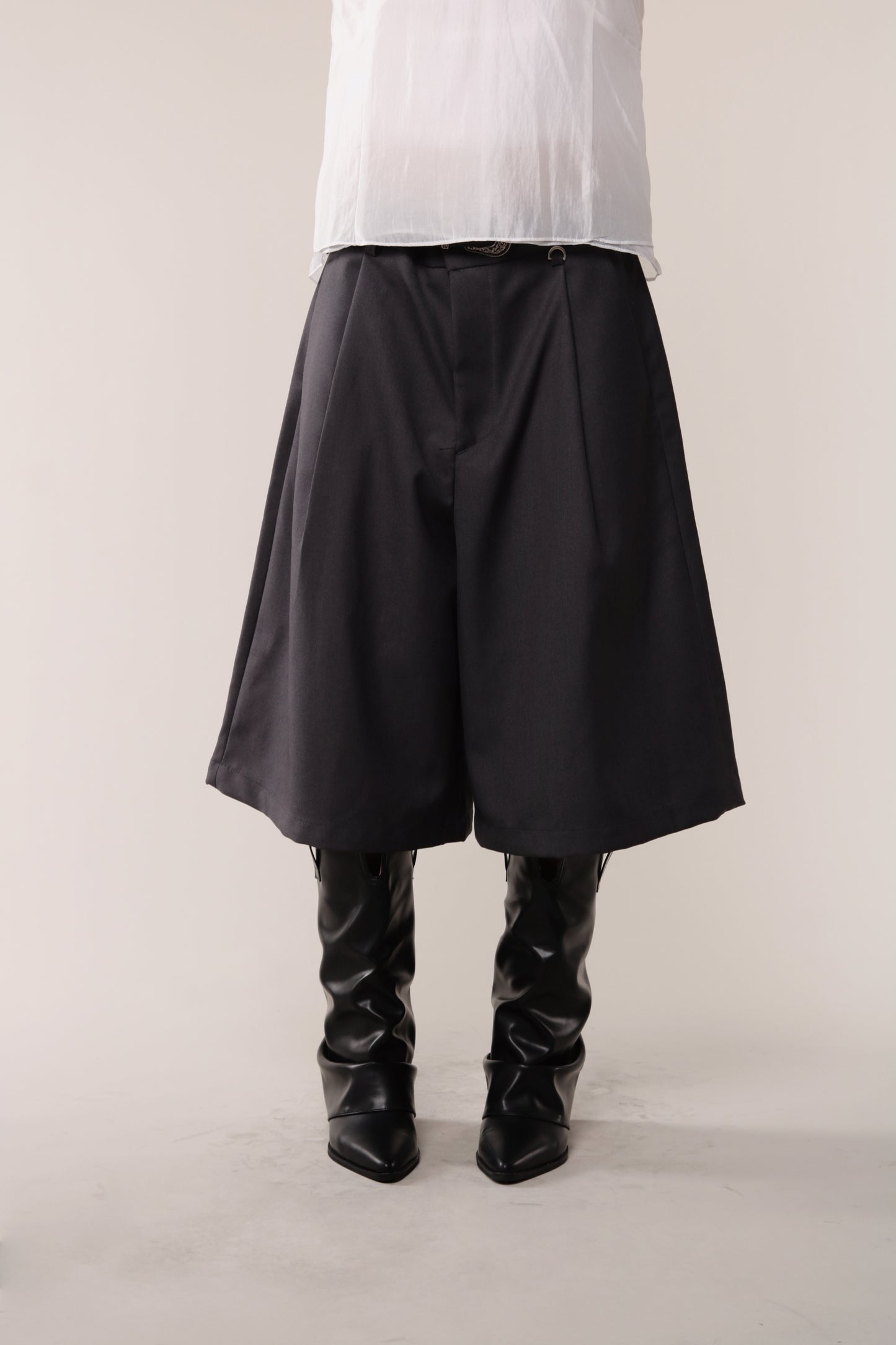 Classic Shorts (Charcoal)