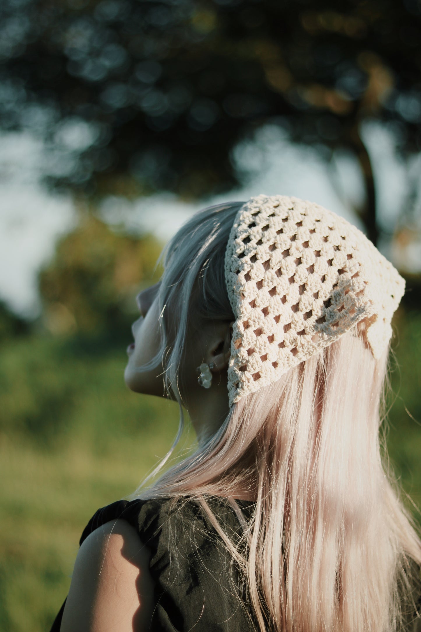 Triangle Head Scarf (Beige/Baby Blue/Black/Red)