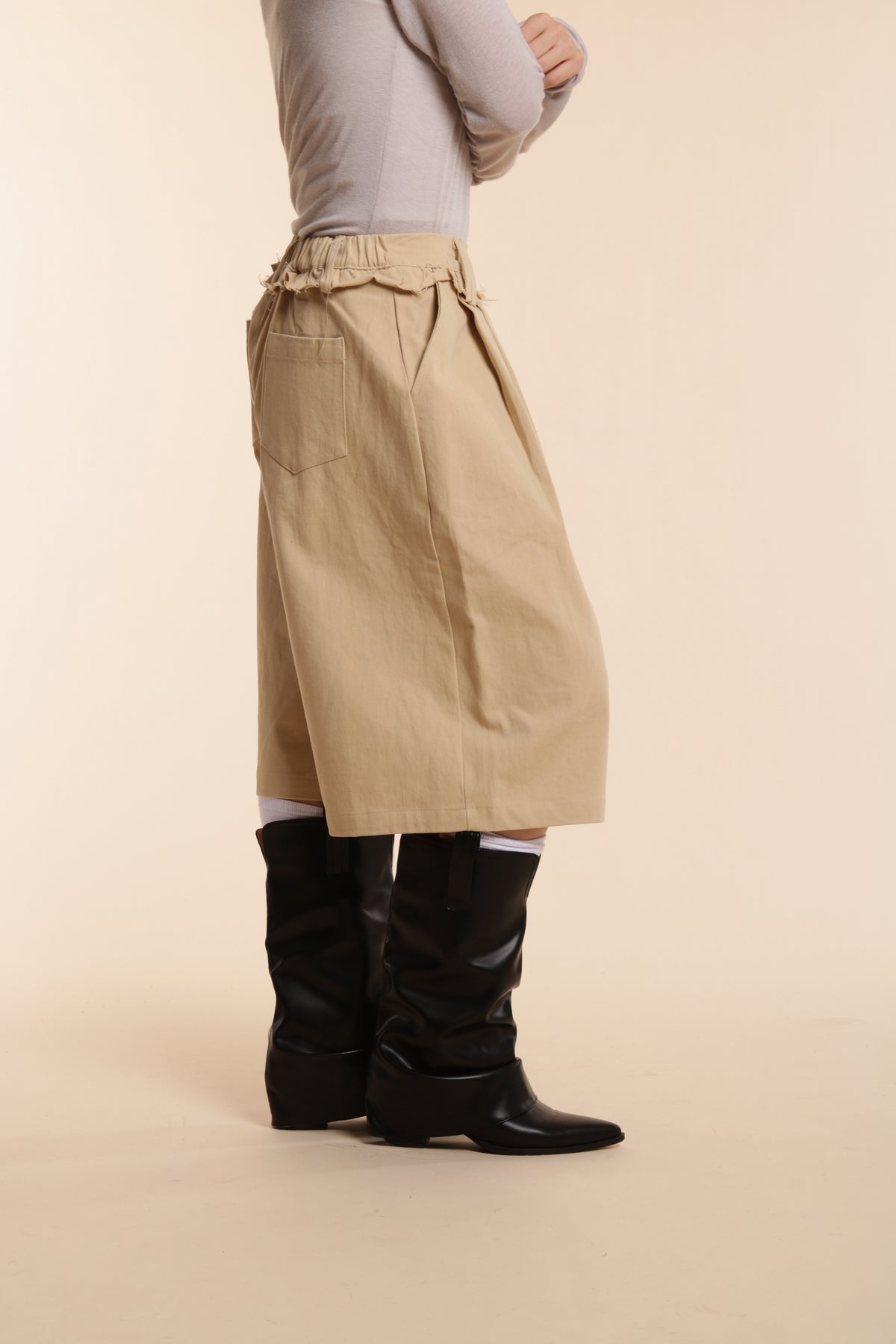 Ruffle Shorts (Beige)