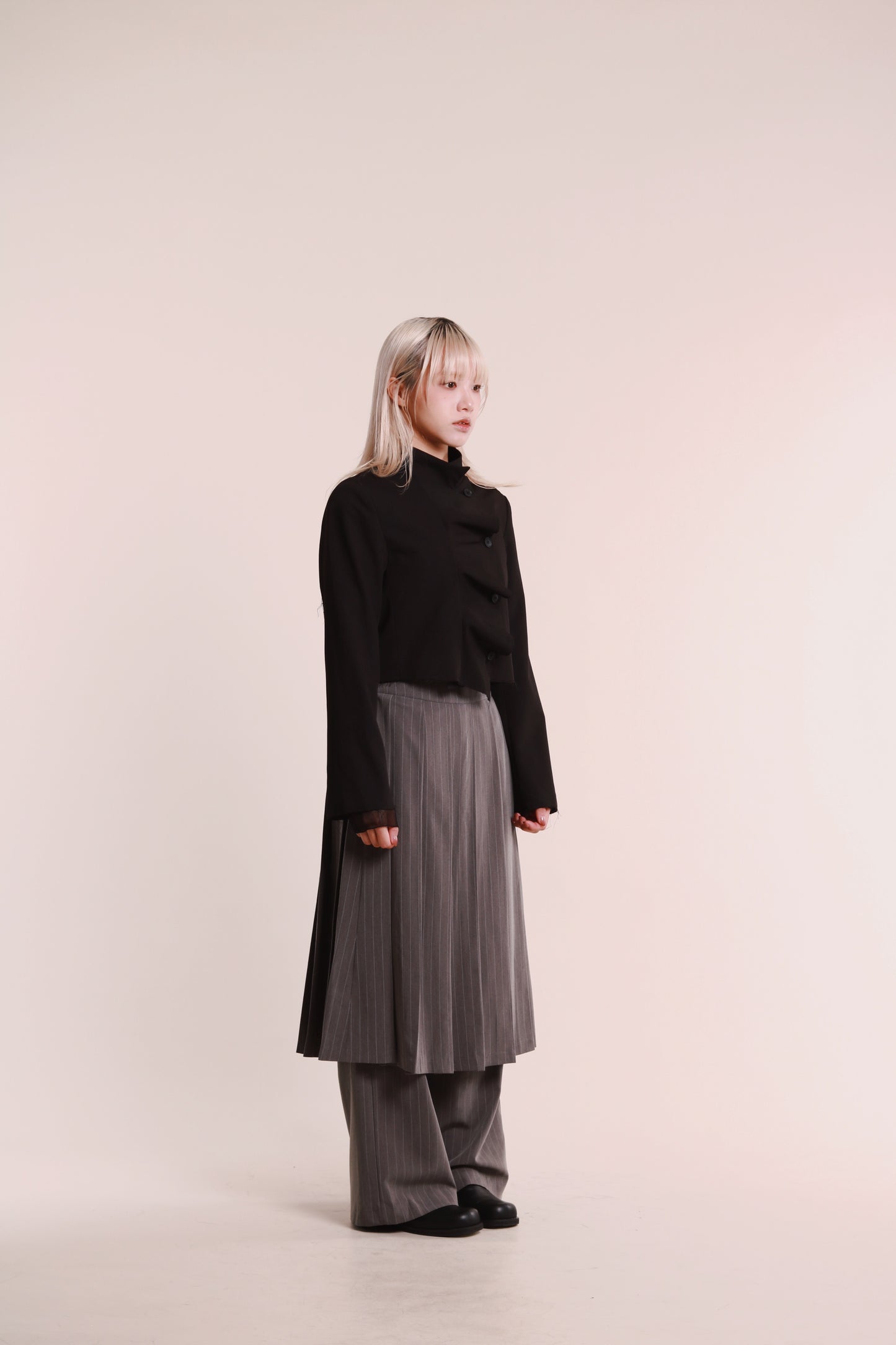 Gentle Pleat Jacket (Black)