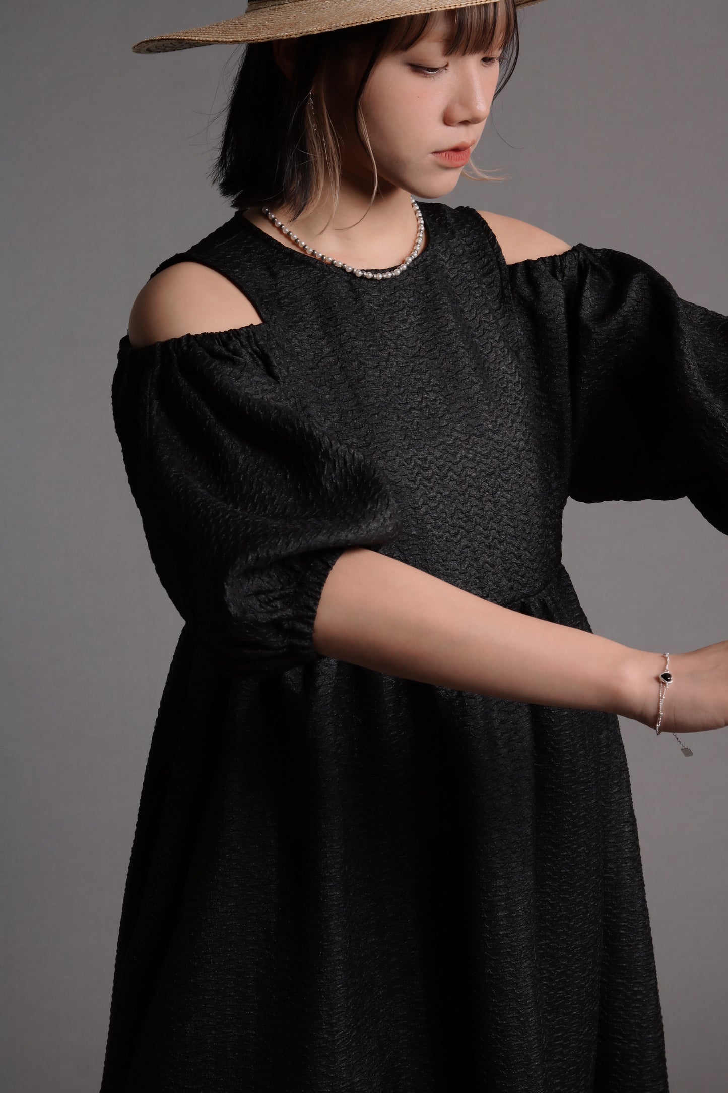 Doll Cold Shoulder Dress (Black)