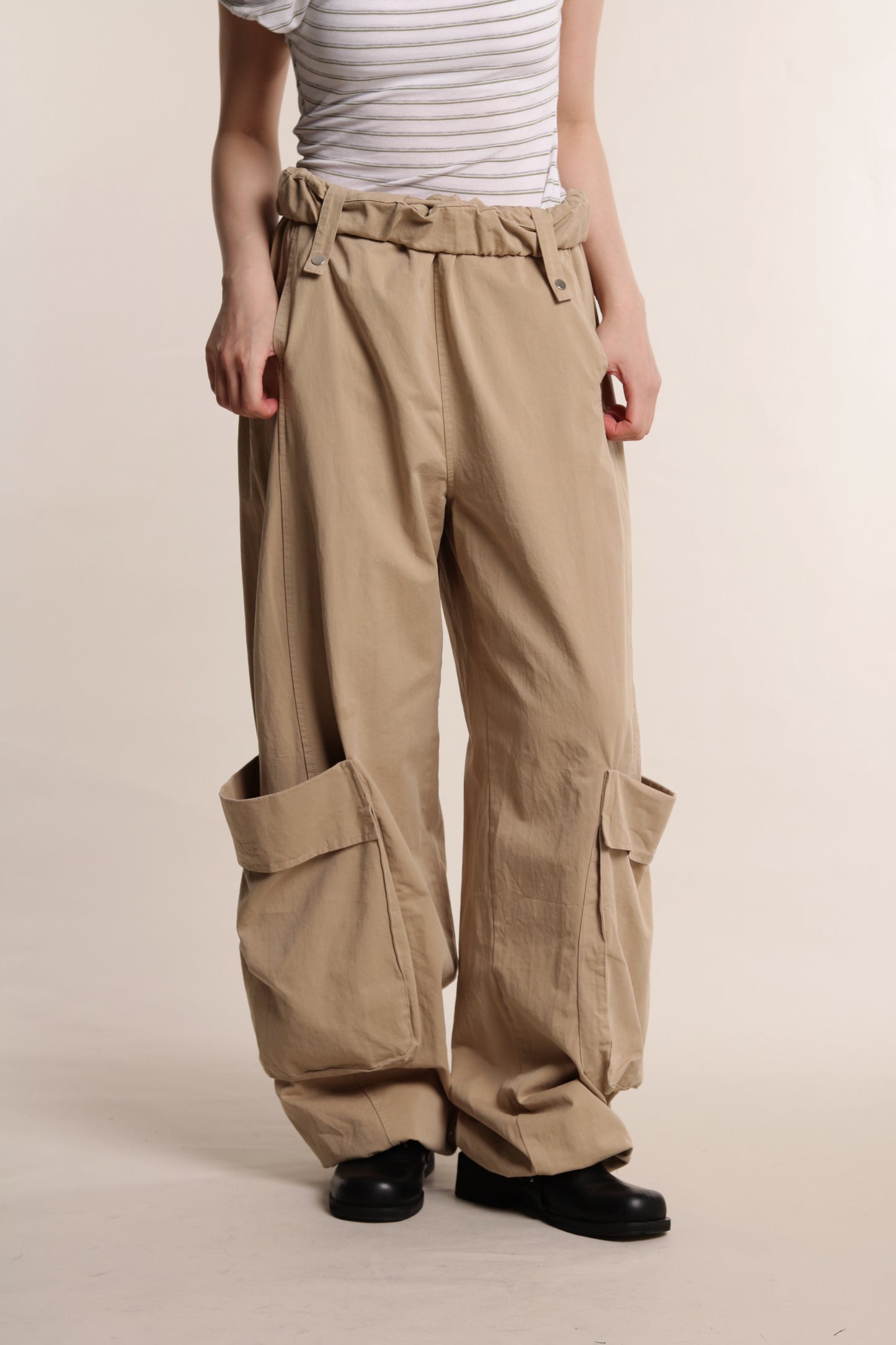 Volume Pocket Pants (Beige)