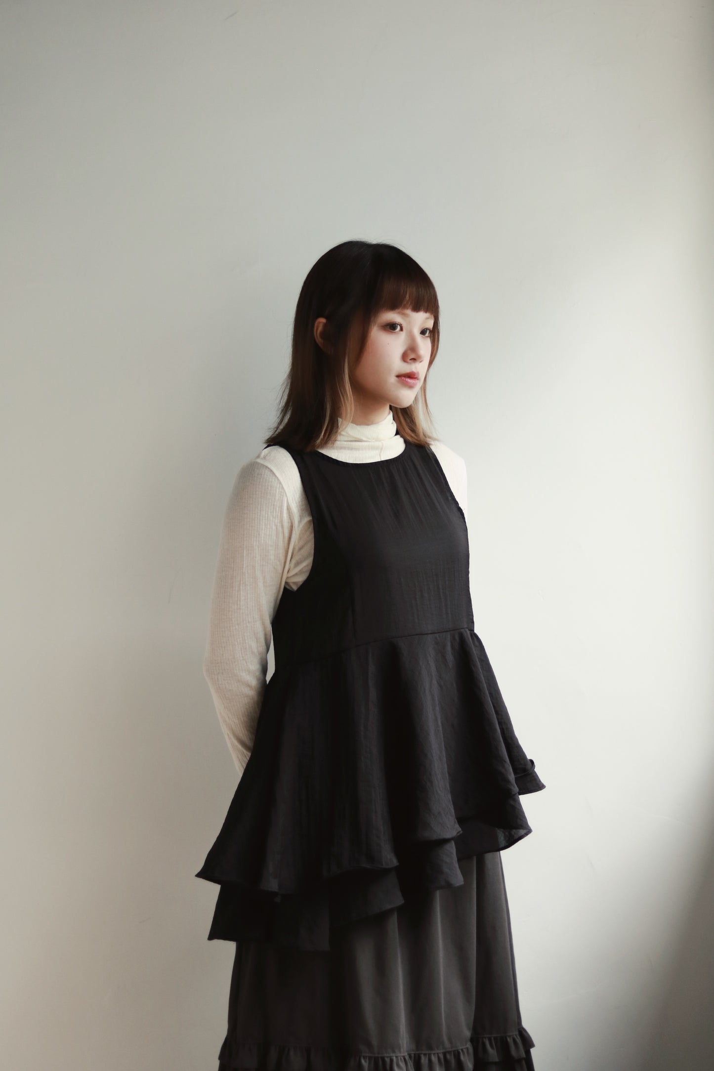 Ruffle Sleeveless Top (Black)