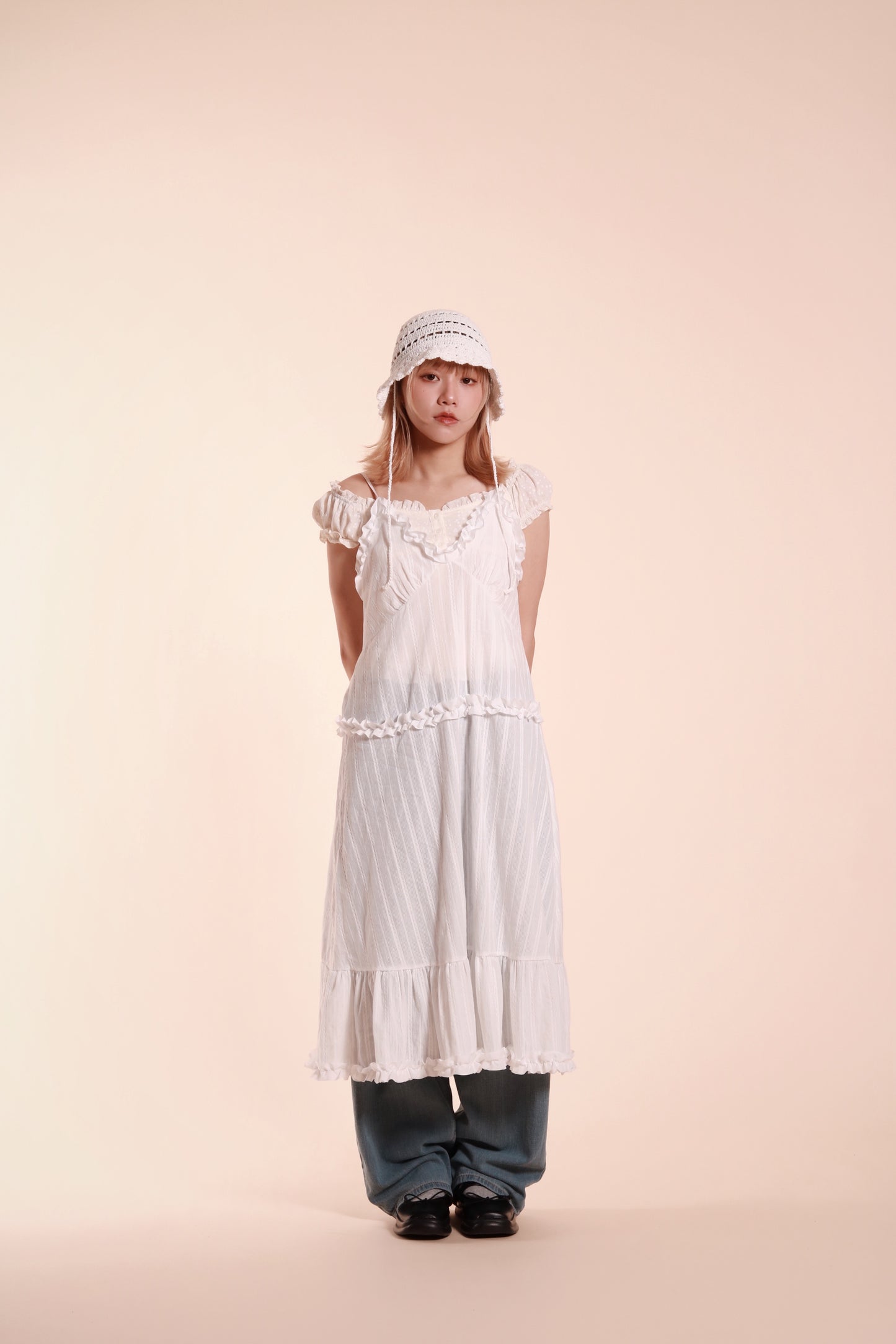 Frill Sleeveless Dress (White)