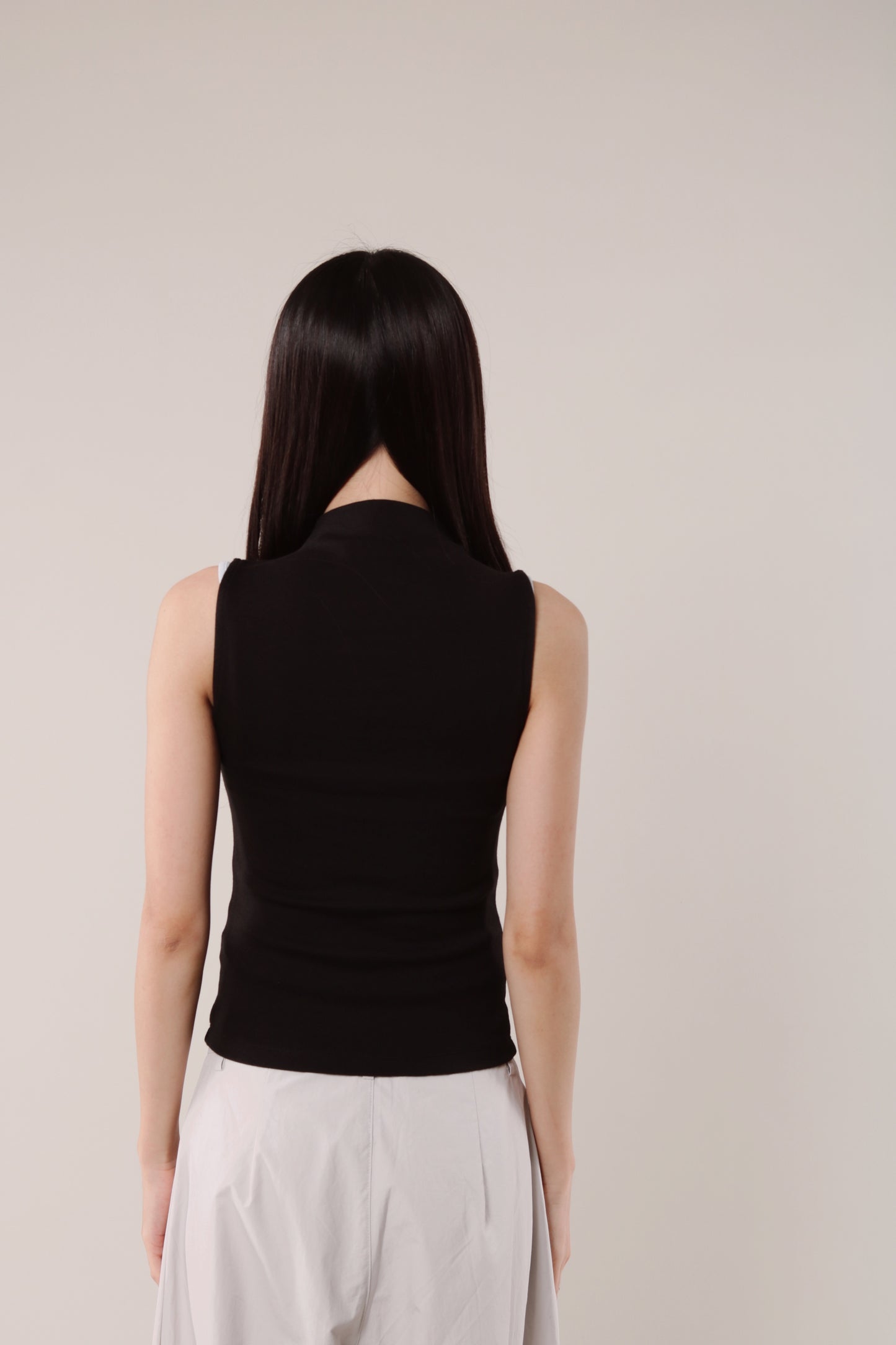 Mock Neck Sleeveless Top (Black)