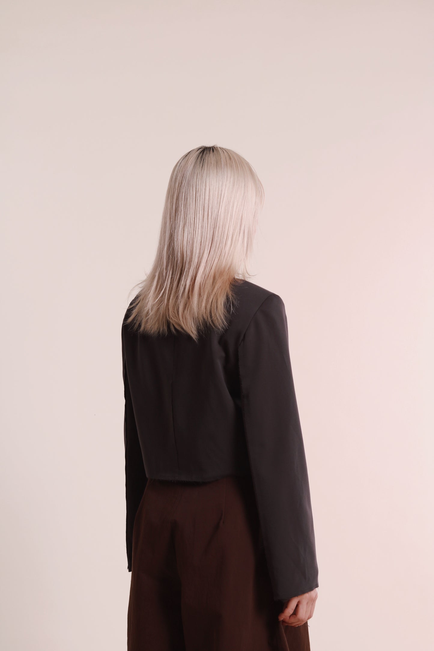 Gentle Pleat Jacket (Charcoal)