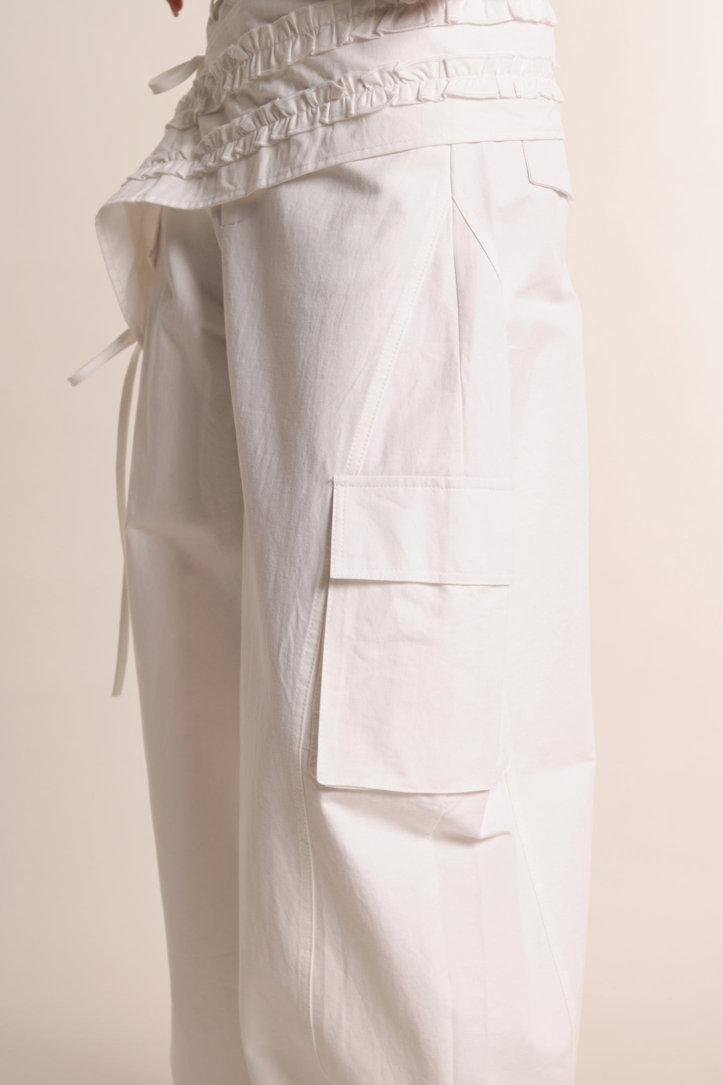Ruffle Belt Pants (White)