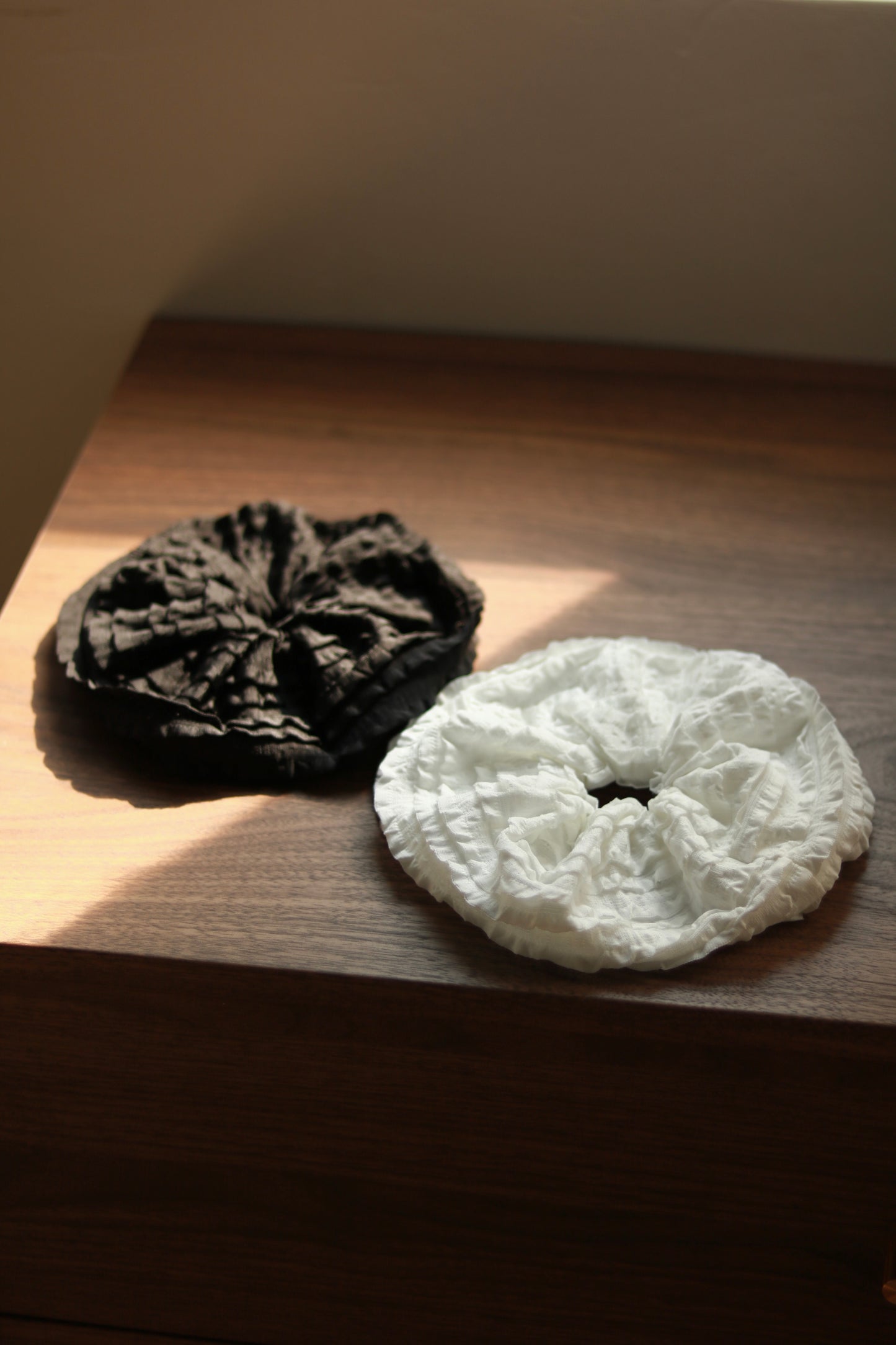 Ruffle Scrunchie (Black/White)