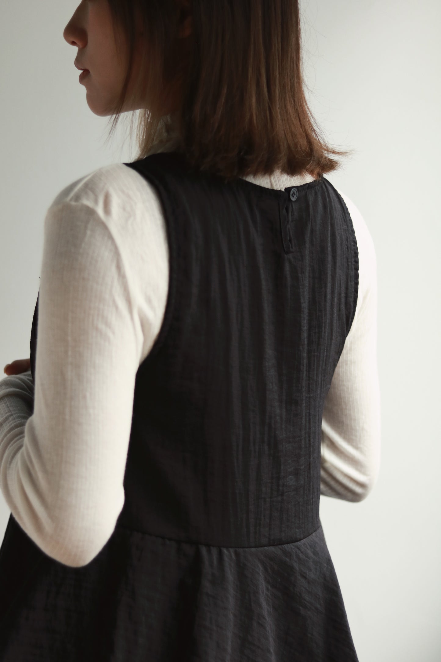 Ruffle Sleeveless Top (Black)