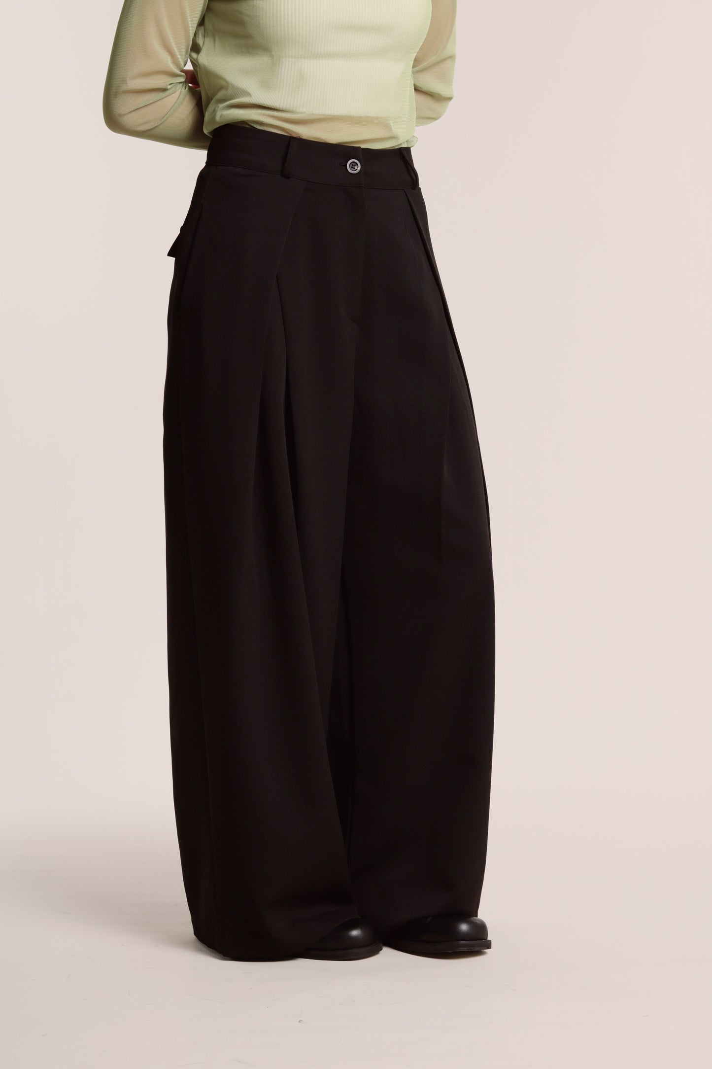 Spring Pleat Pants (Black)