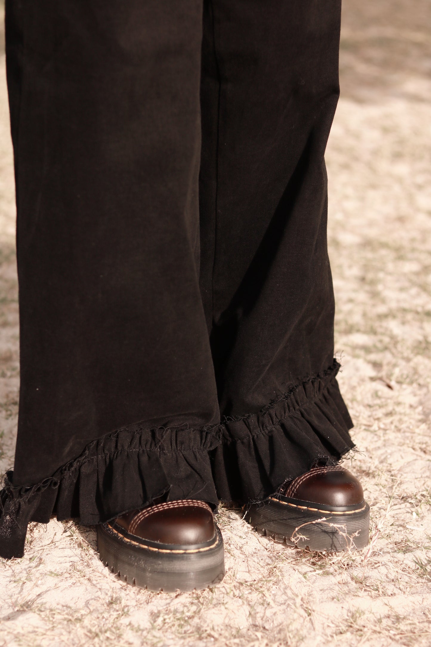 Doll Ruffle Pants (Black)