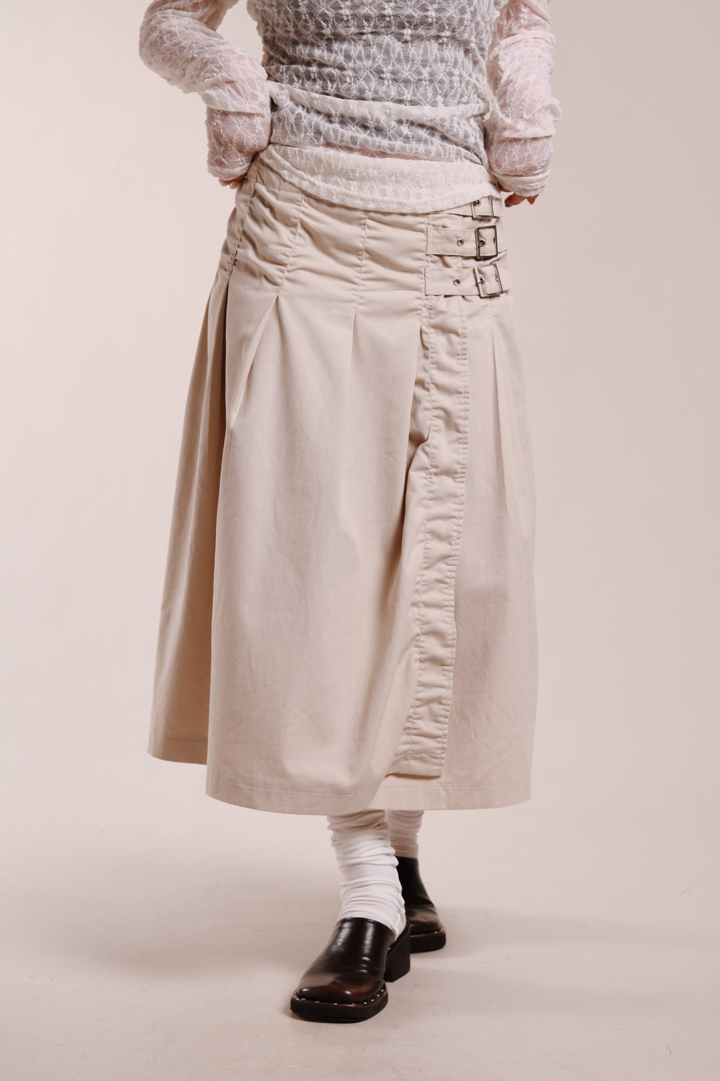 Doll Buckle Skirt (Beige)