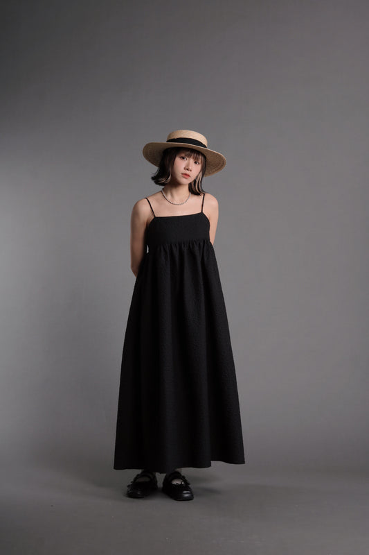 Textured Sleeveless Dress (Black)