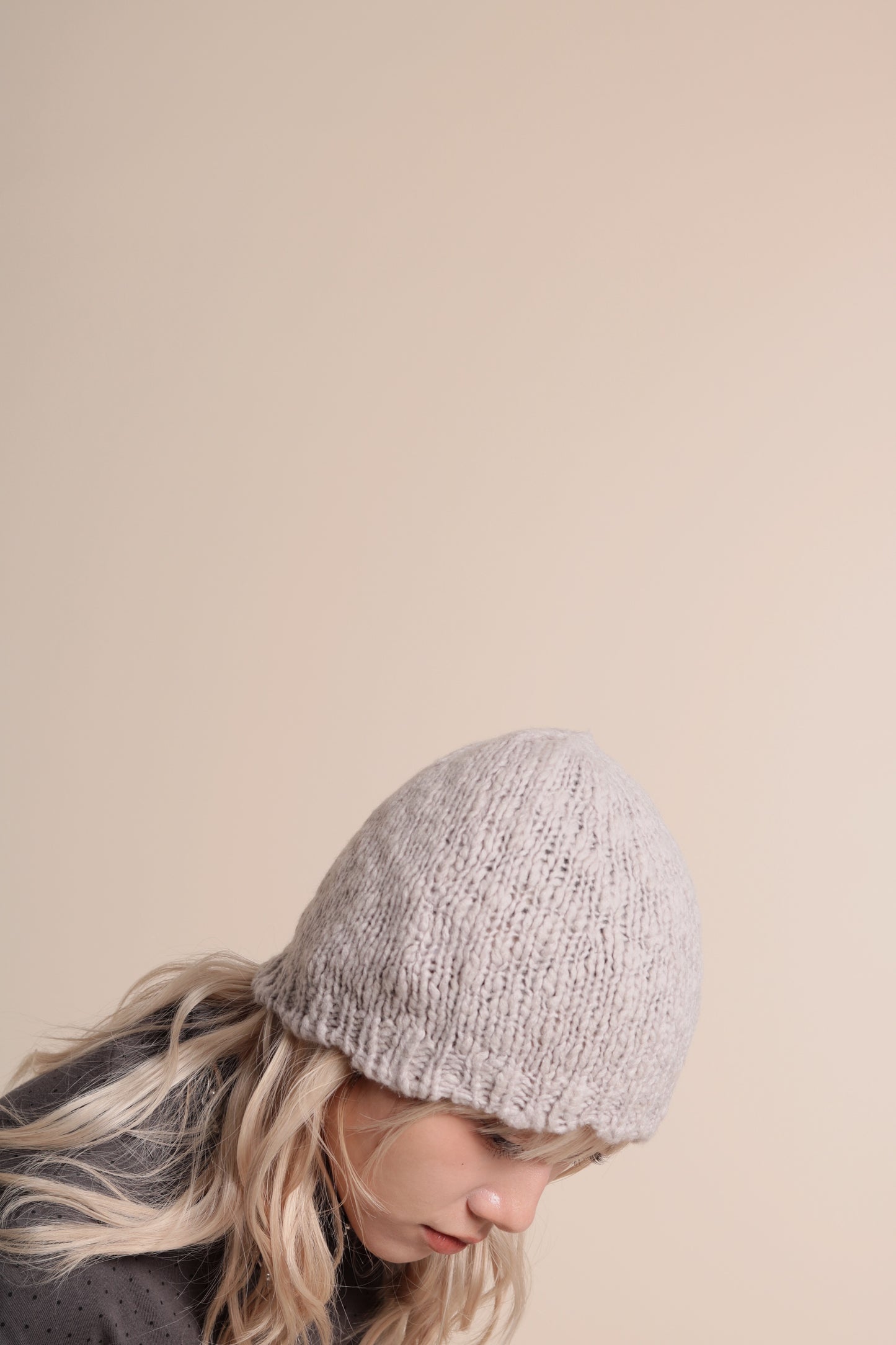 Knit Beanie (Light Grey)