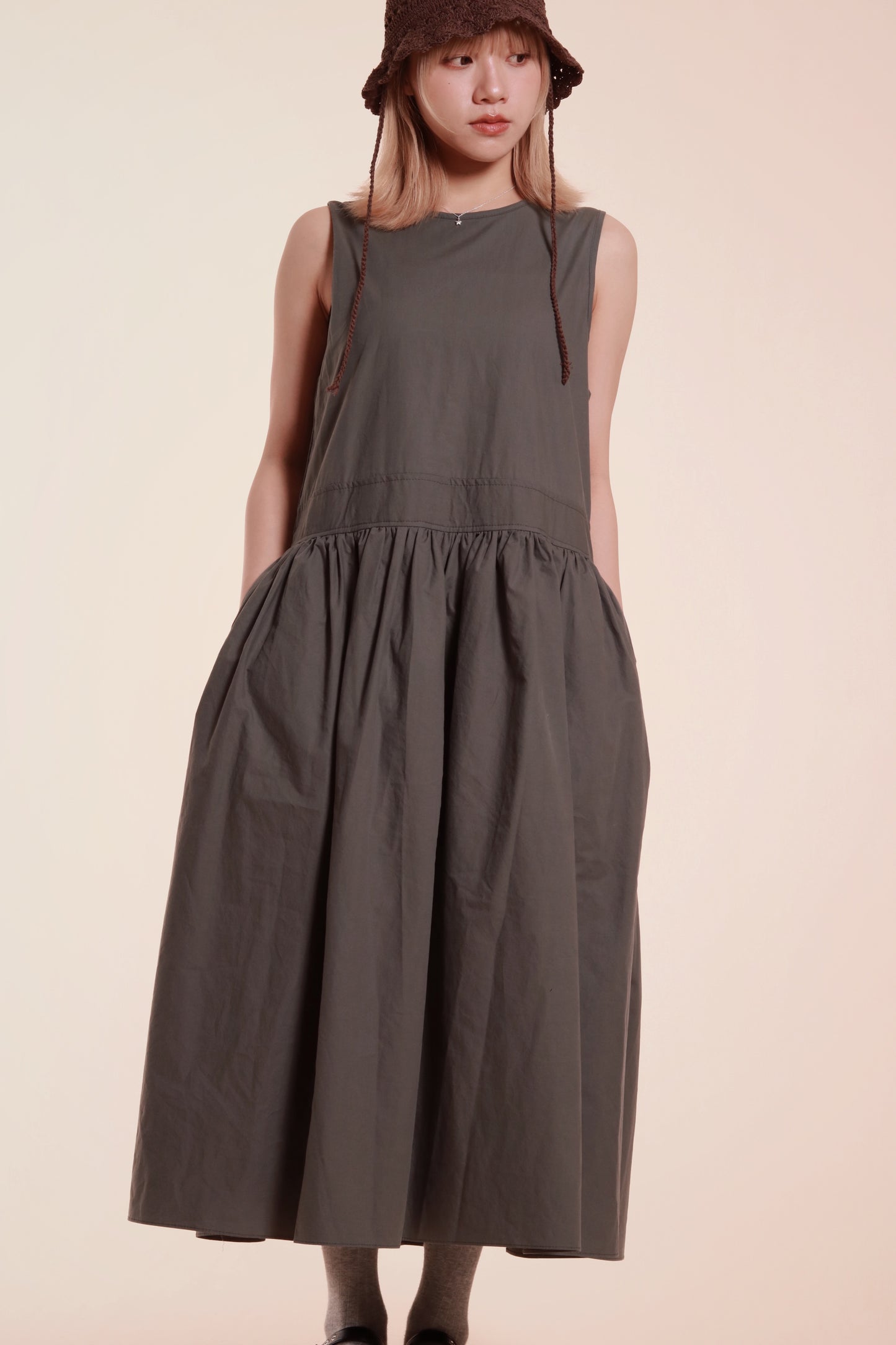 Doll Pocket Dress (Charcoal)