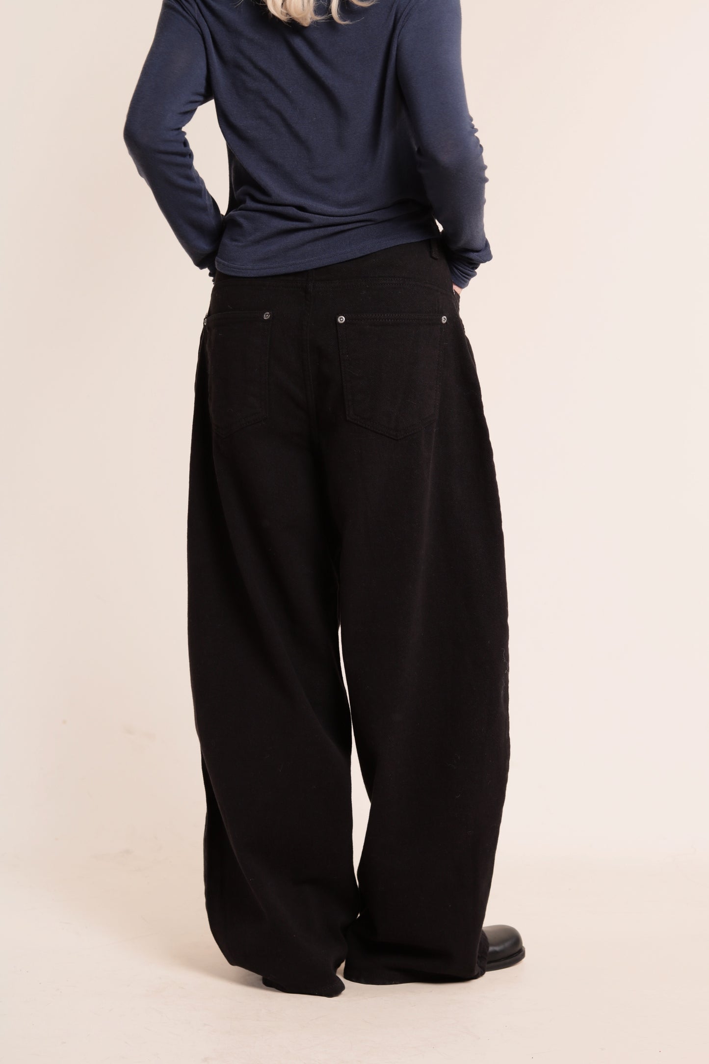 Nolan Pleat Pants (Black)
