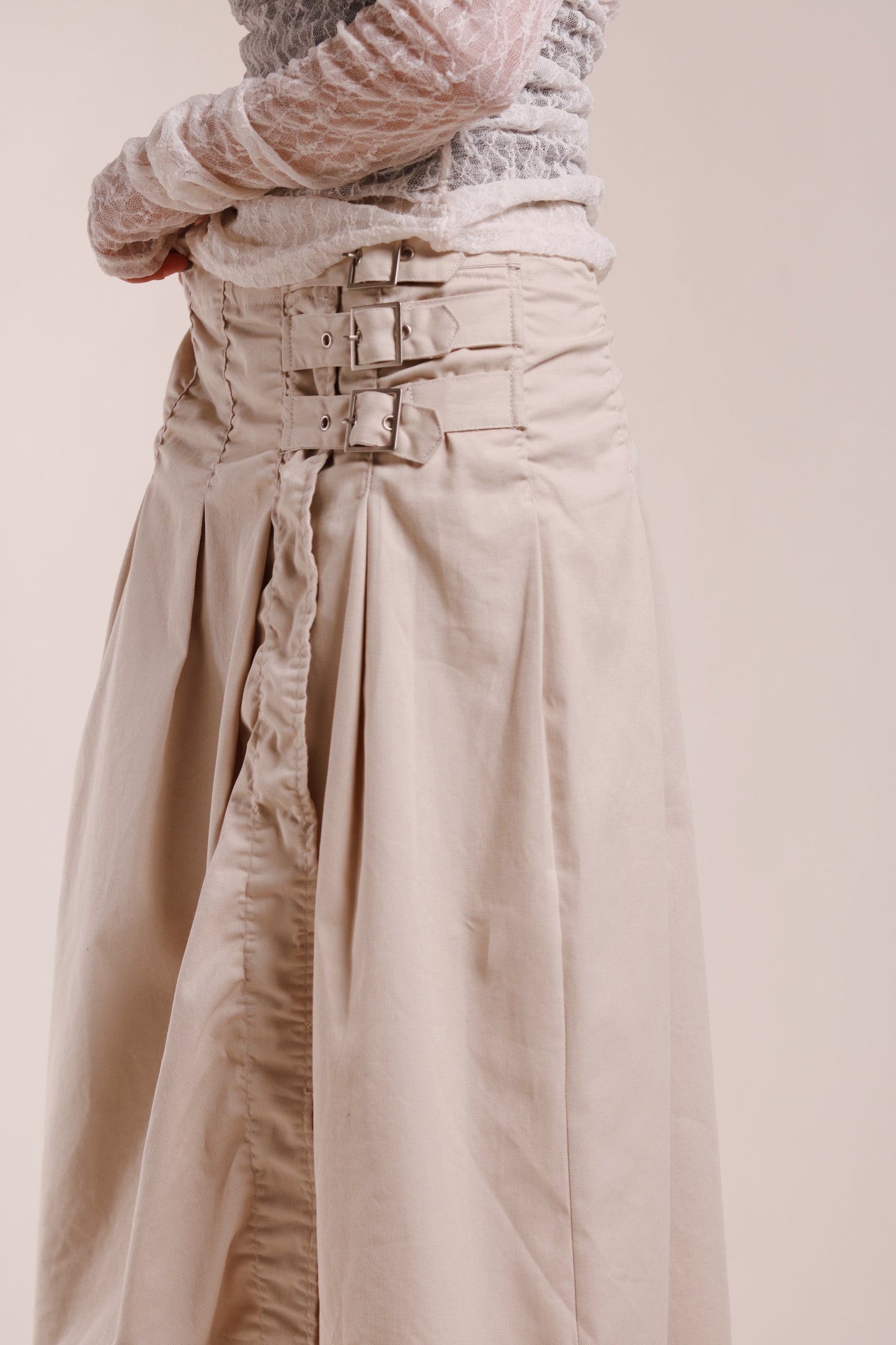 Doll Buckle Skirt (Beige)