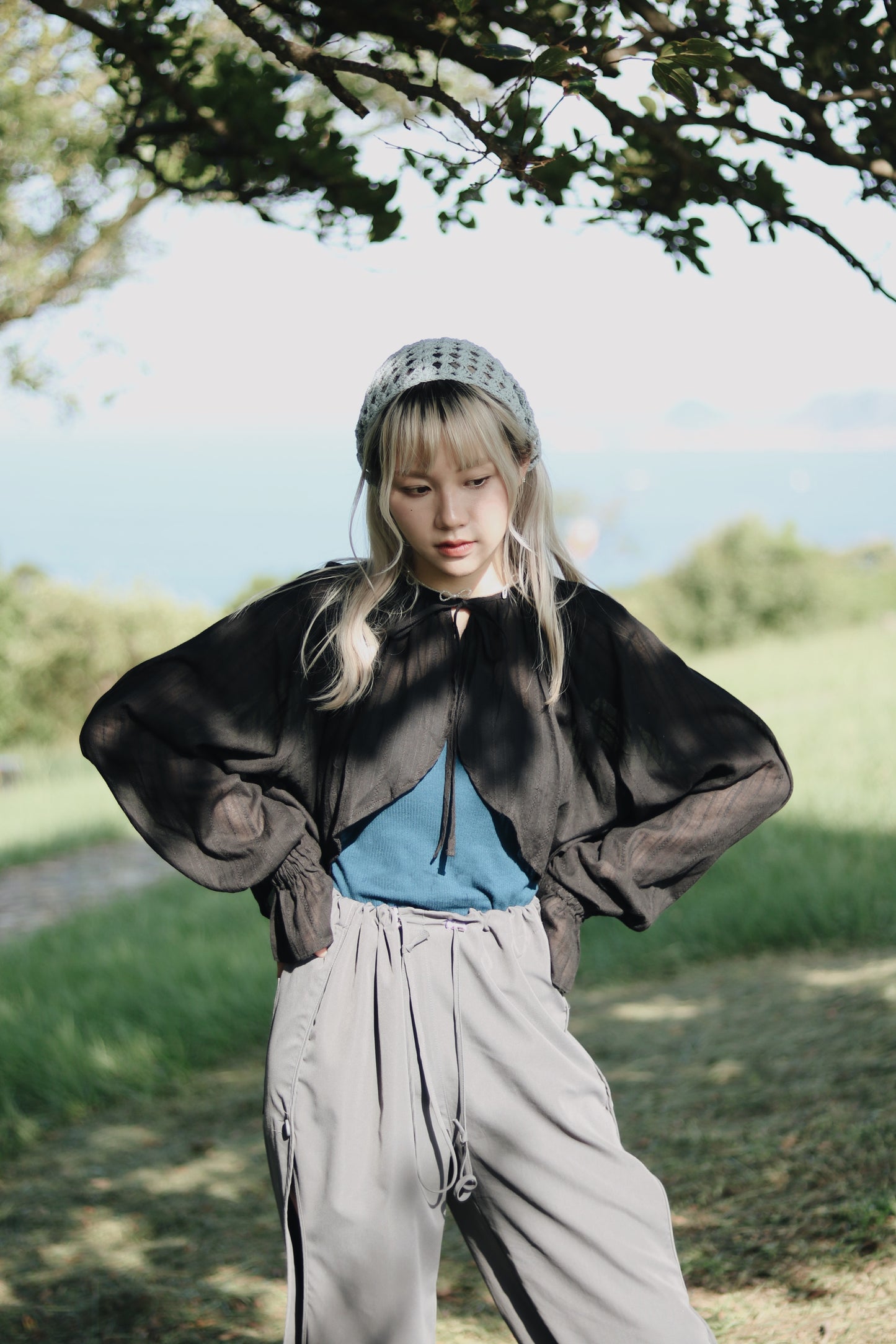 Flora Cropped Shirt (Black)