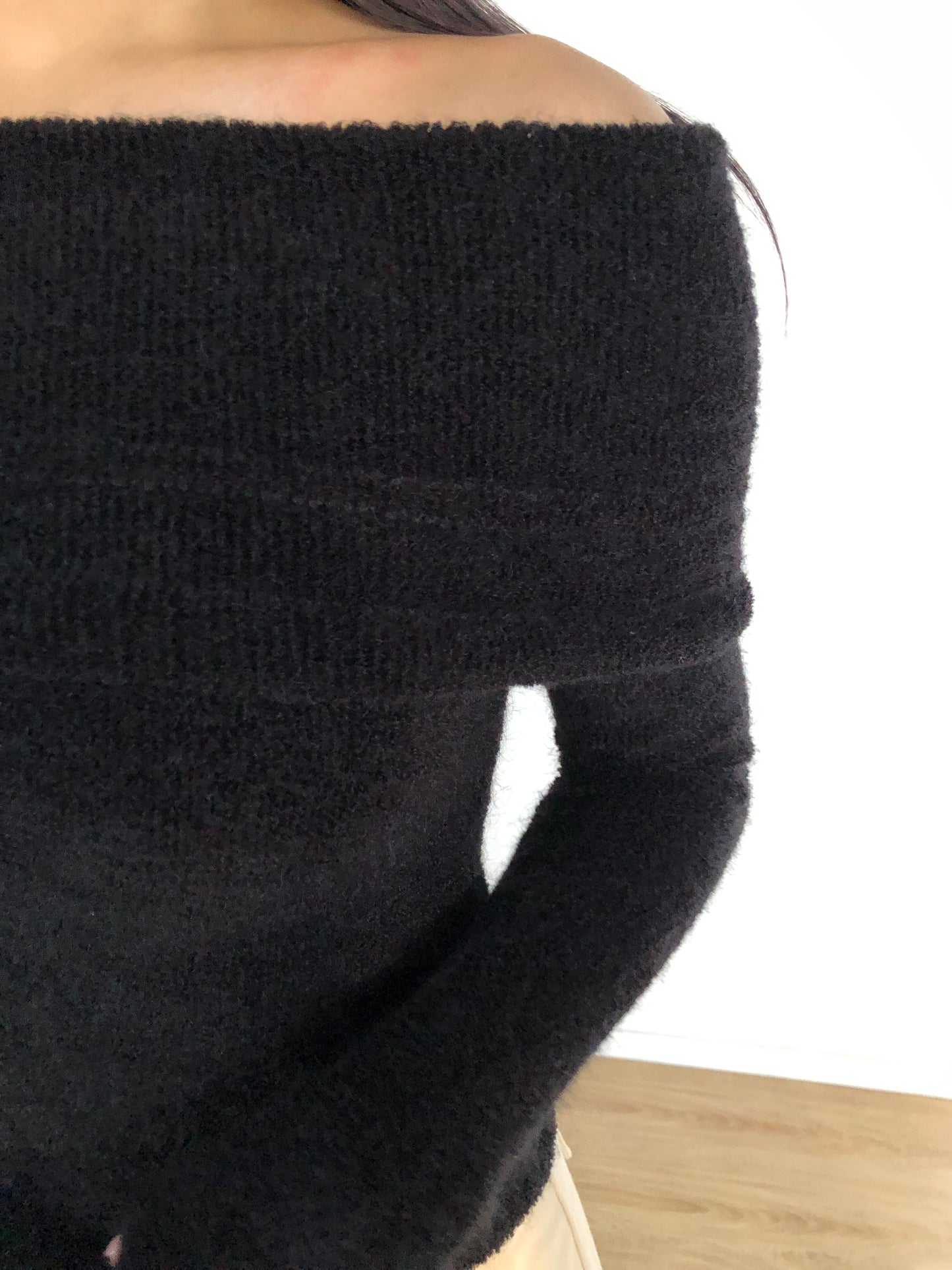 Momo Off Shoulder Top (Black)