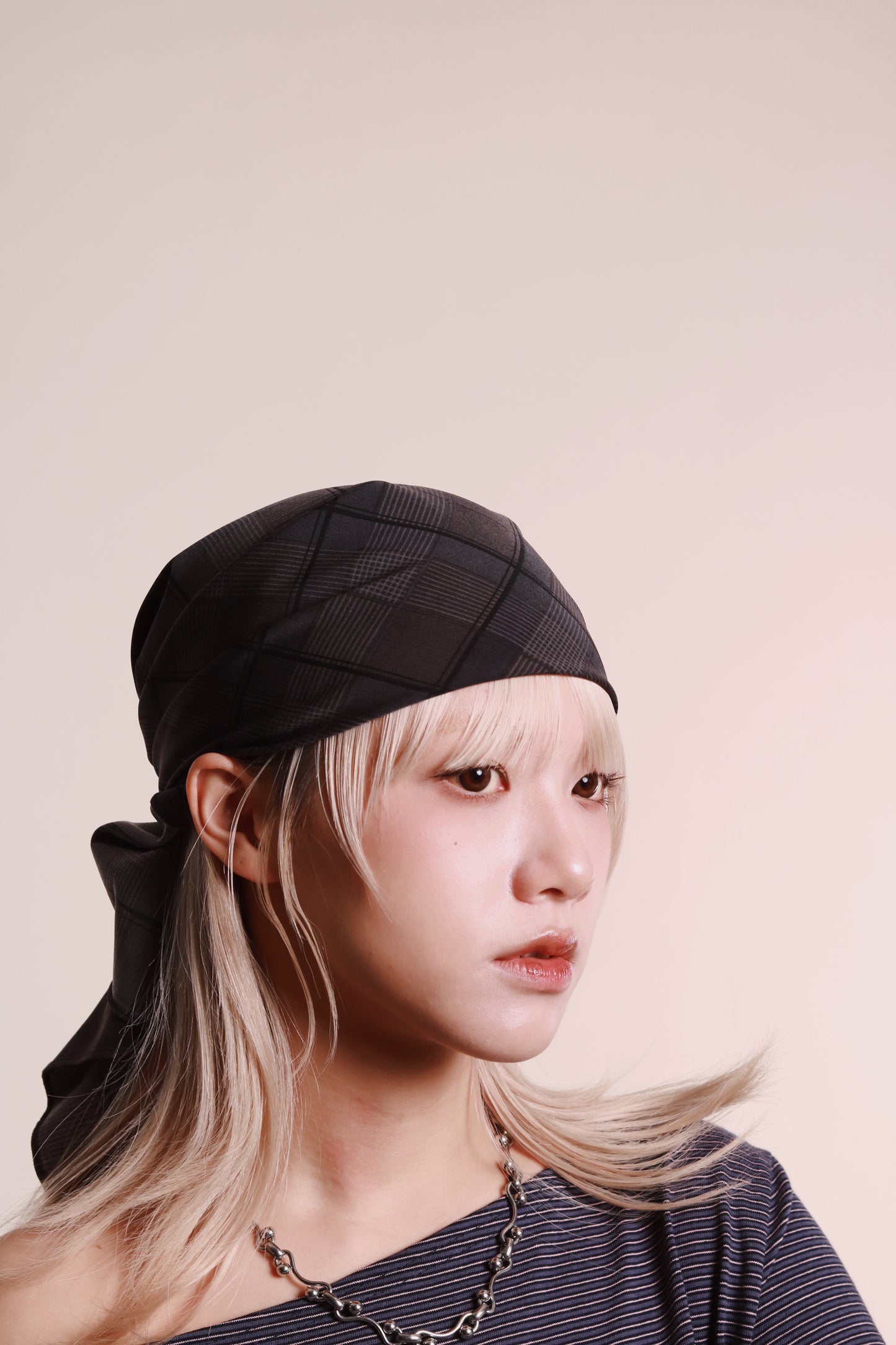 Checkered Scarf (Charcoal)