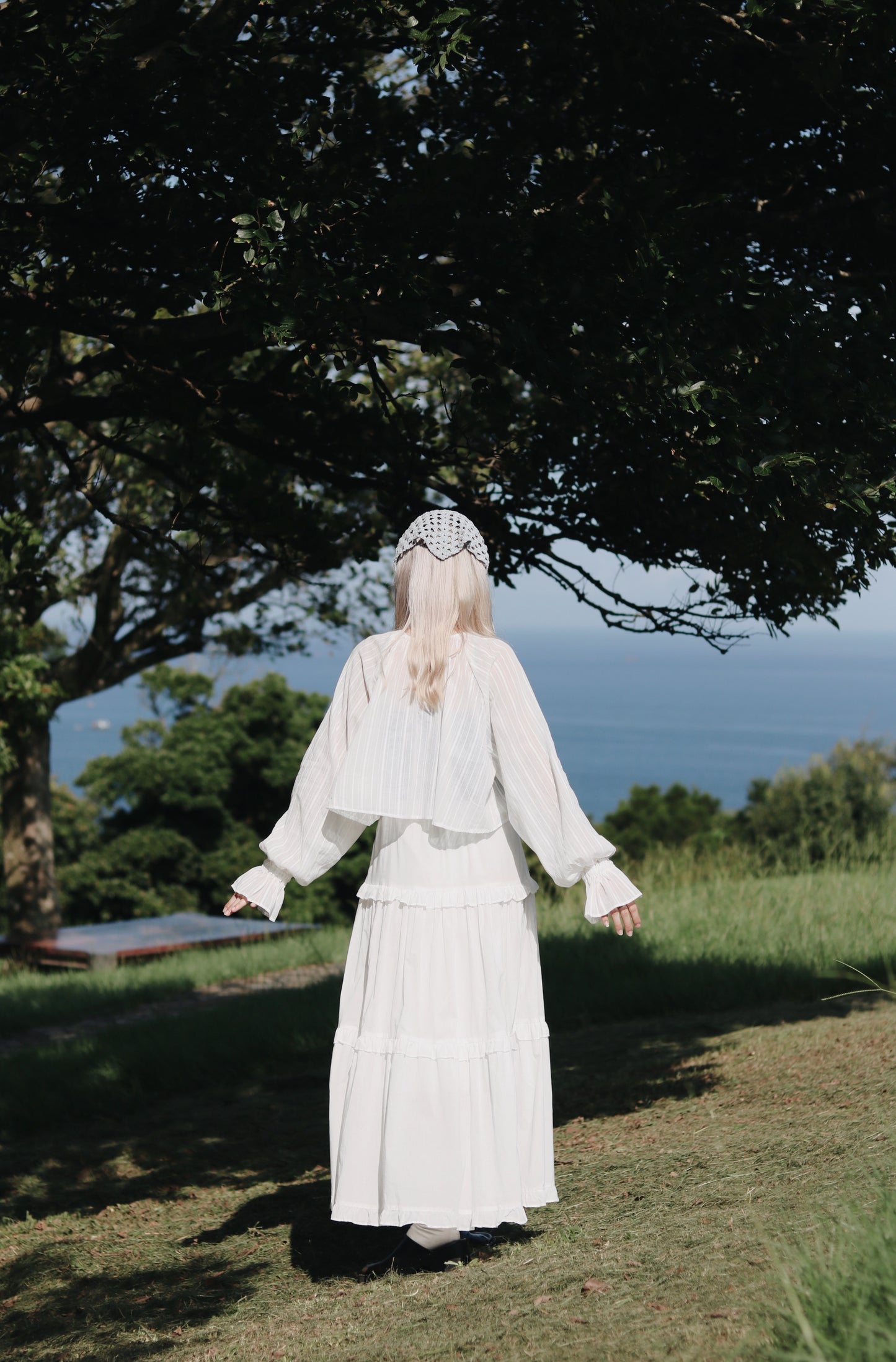 Flora Cropped Shirt (White)