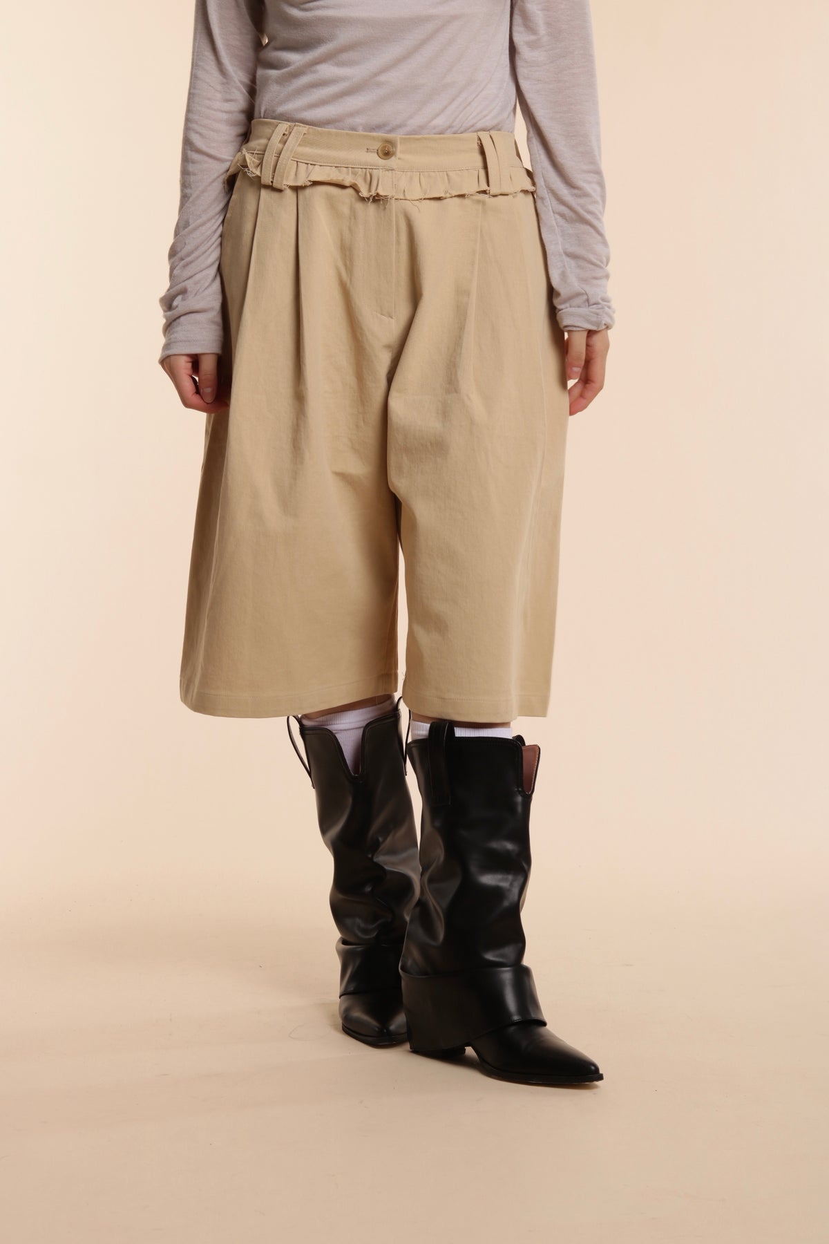 Ruffle Shorts (Beige)