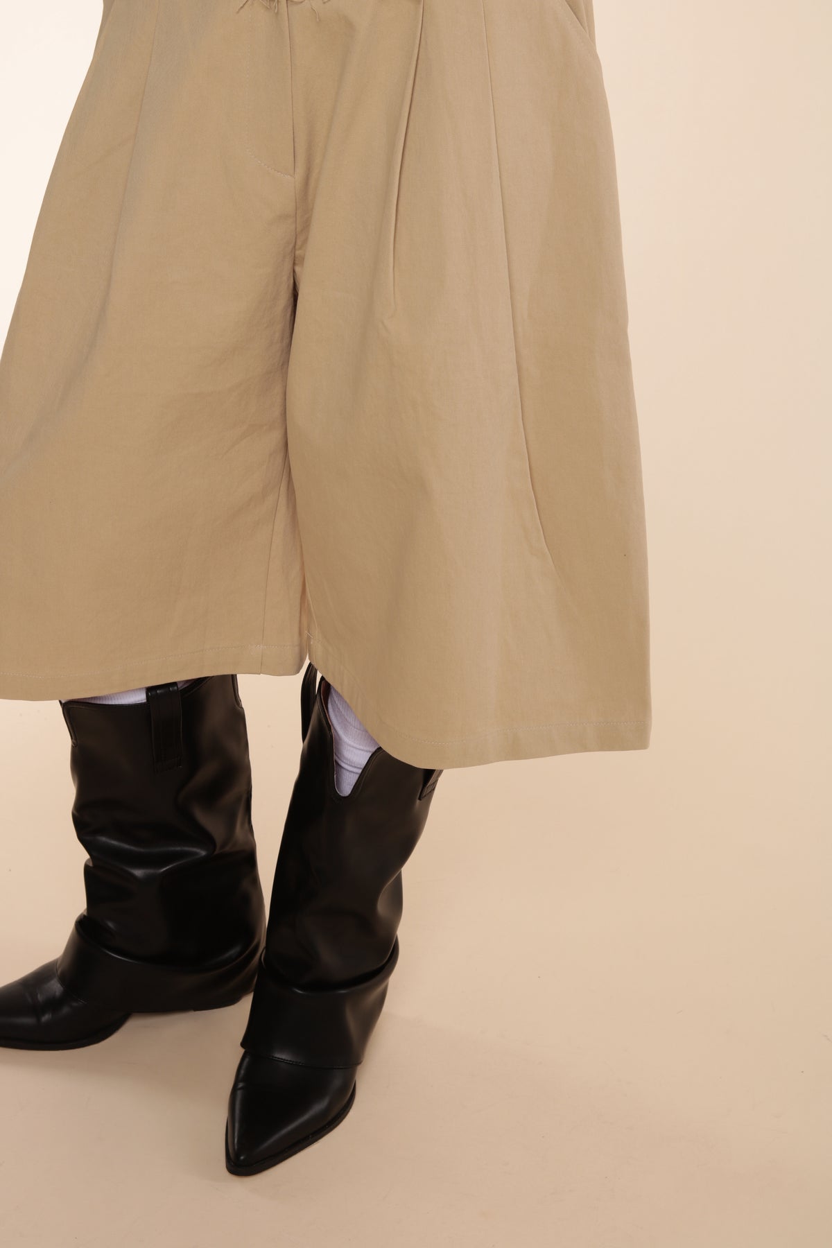 Ruffle Shorts (Beige)