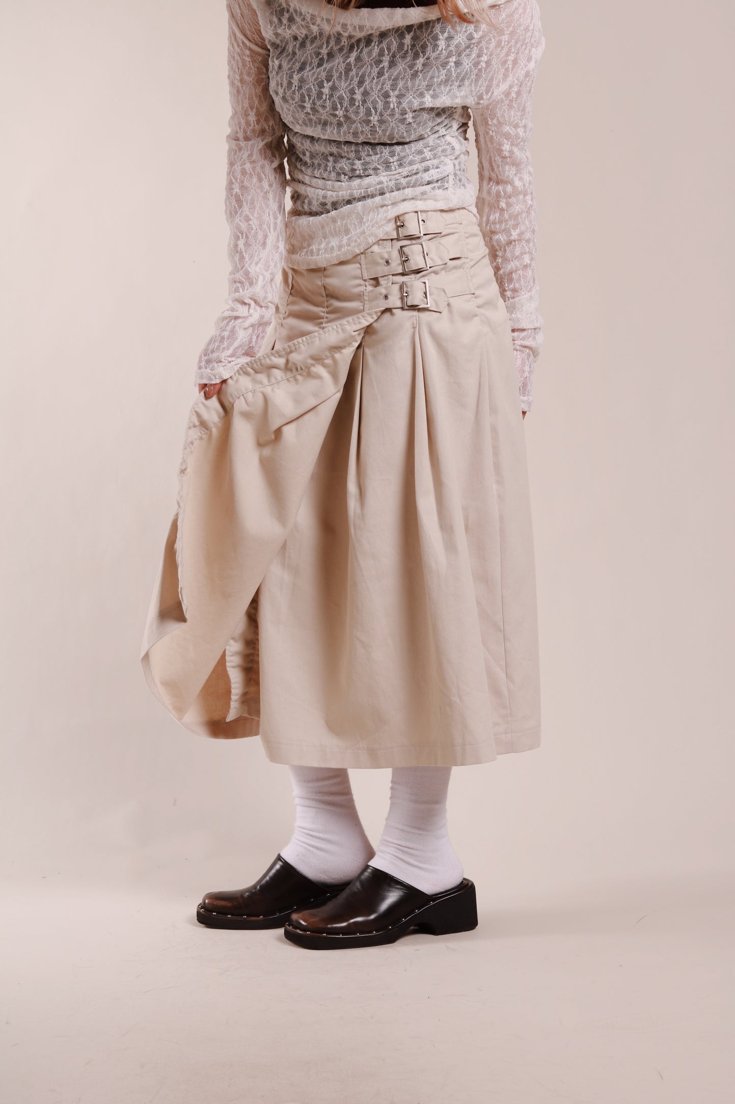 Doll Buckle Skirt (Beige)