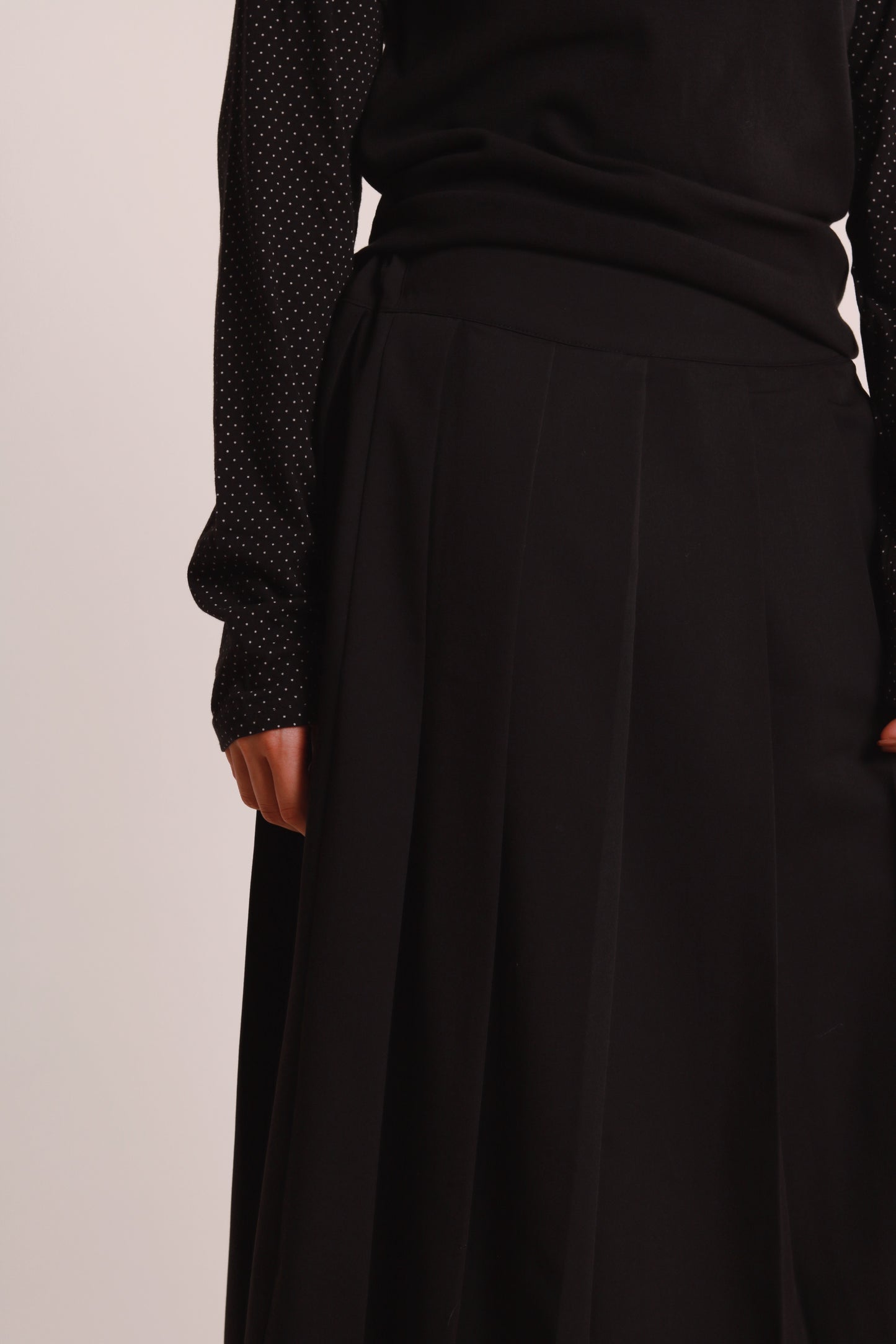 Layered Pleat Pants (Black)