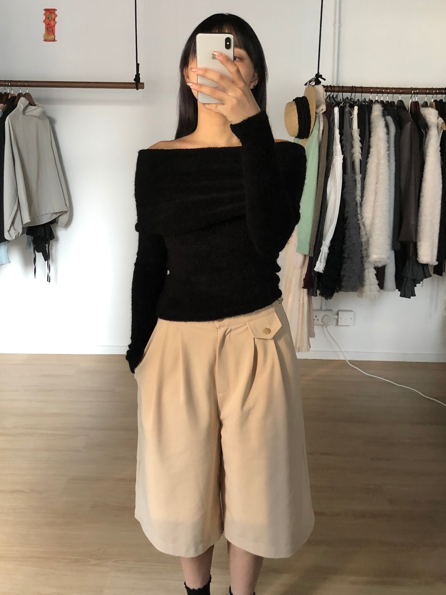 Momo Off Shoulder Top (Black)