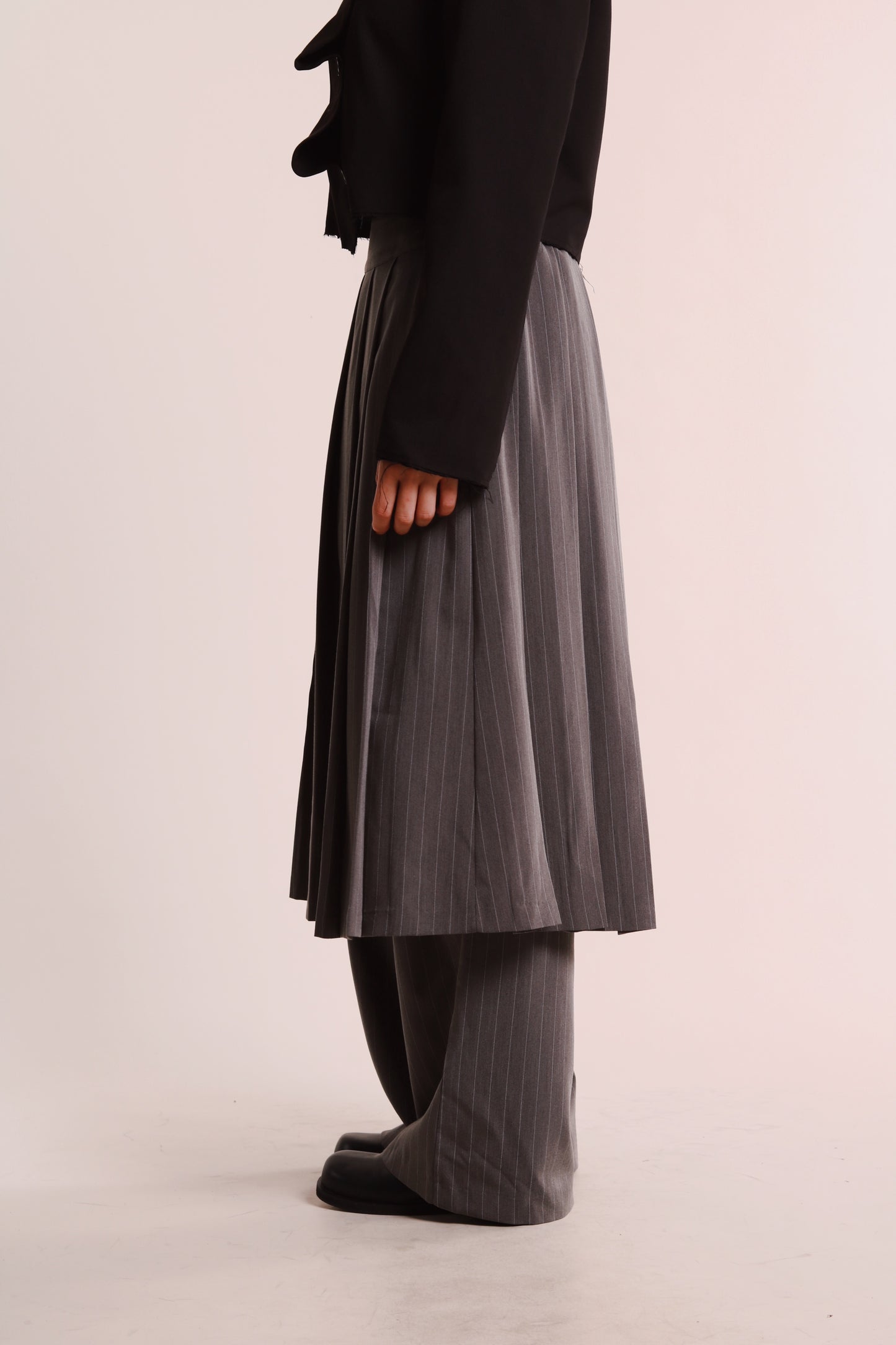 Layered Pleat Pants (Charcoal)