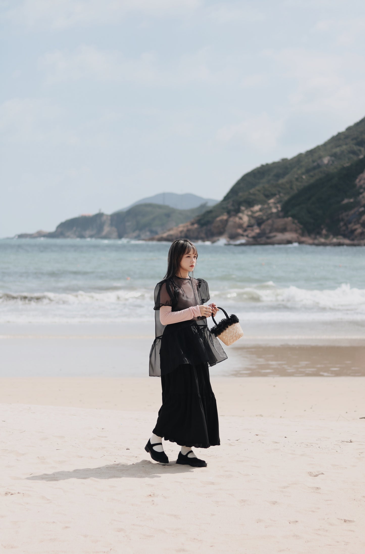 Doll Puff Sleeve Blouse (Black)