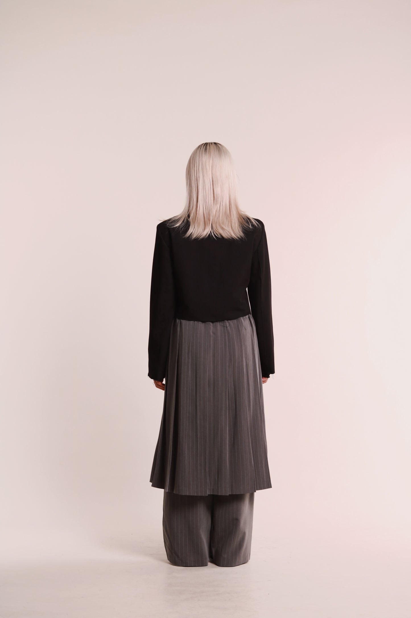 Gentle Pleat Jacket (Black)