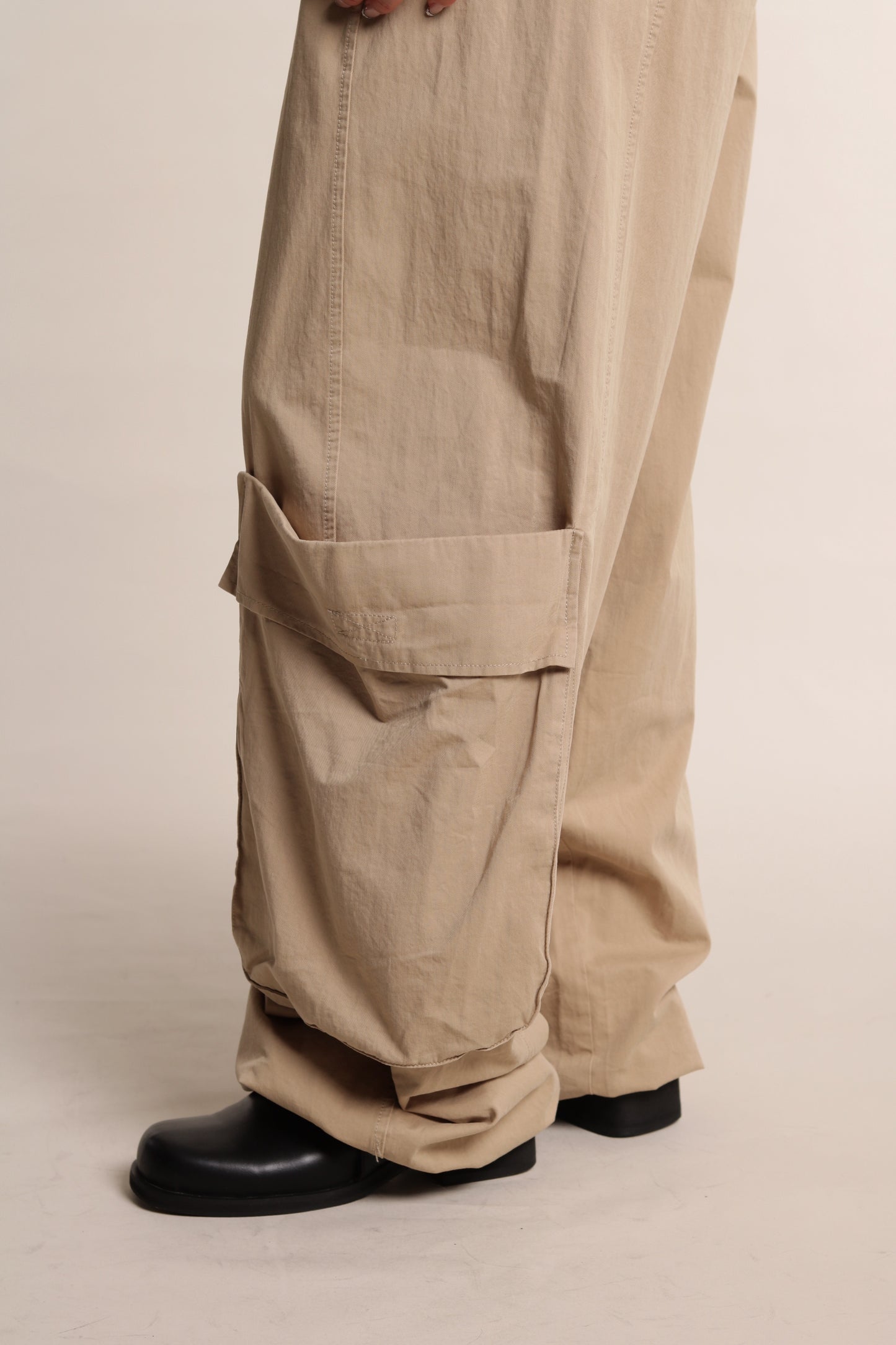 Volume Pocket Pants (Beige)
