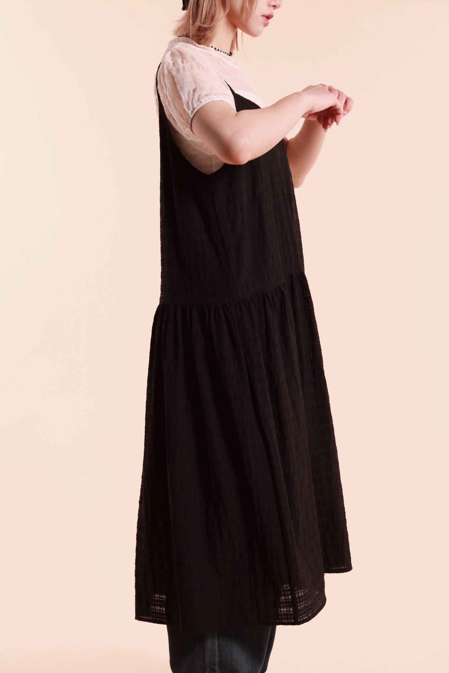 Textured Sleeveless Dress (Black)