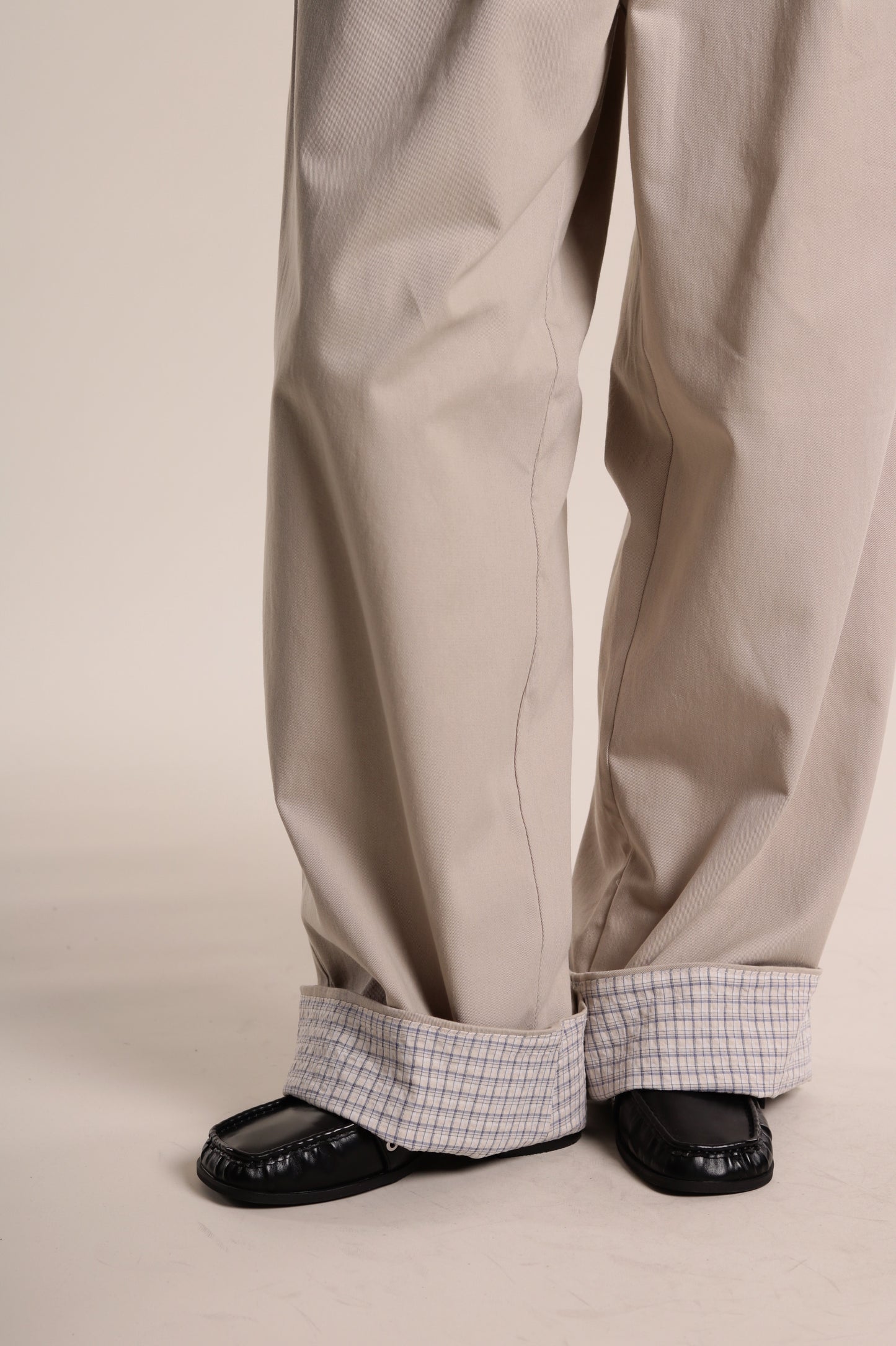 Check Detail Pleated Pants (Beige)