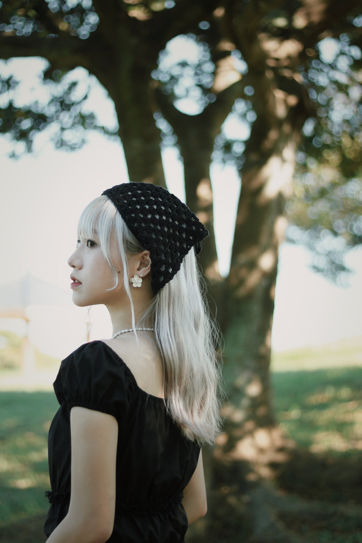 Triangle Head Scarf (Beige/Baby Blue/Black/Red)