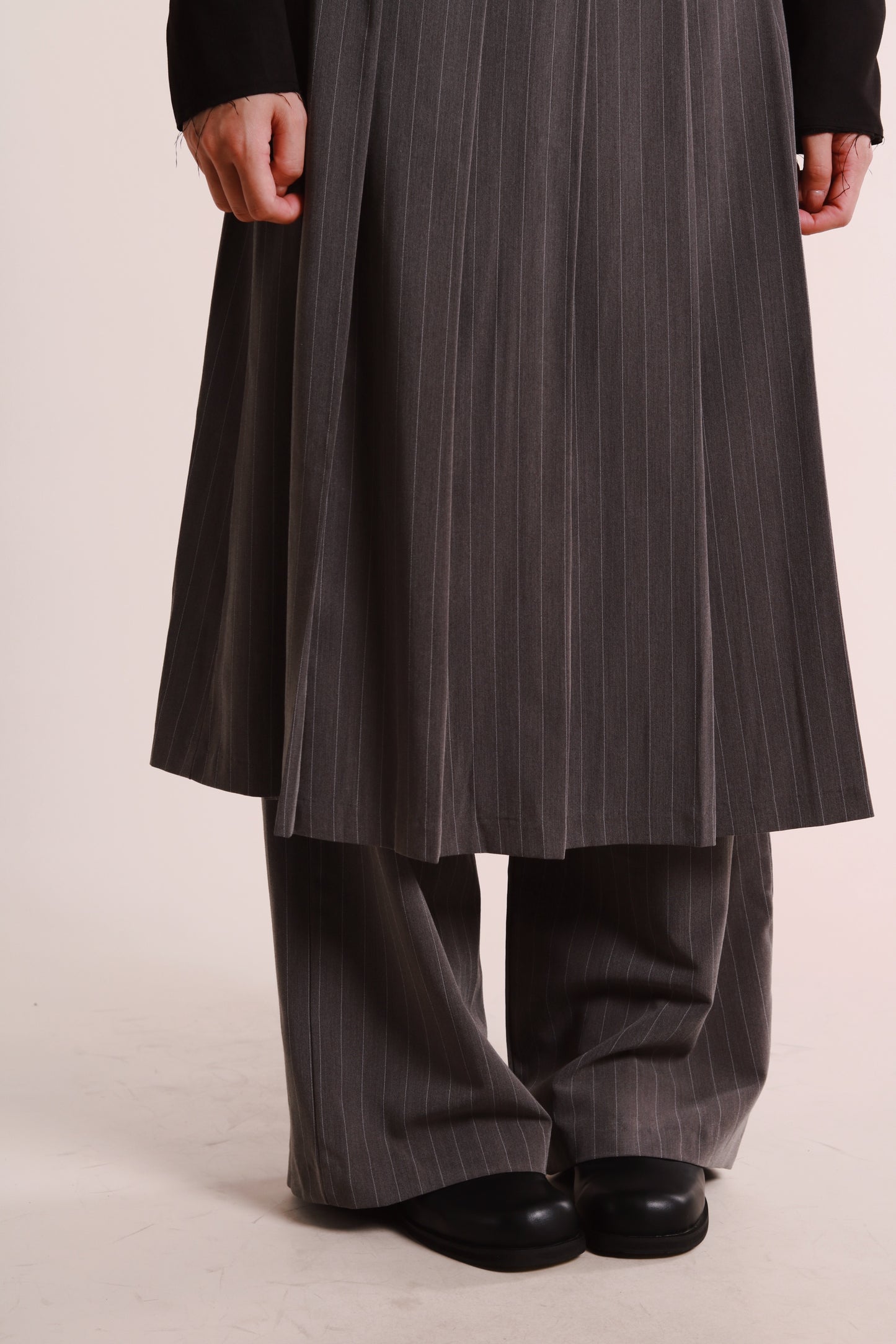 Layered Pleat Pants (Charcoal)