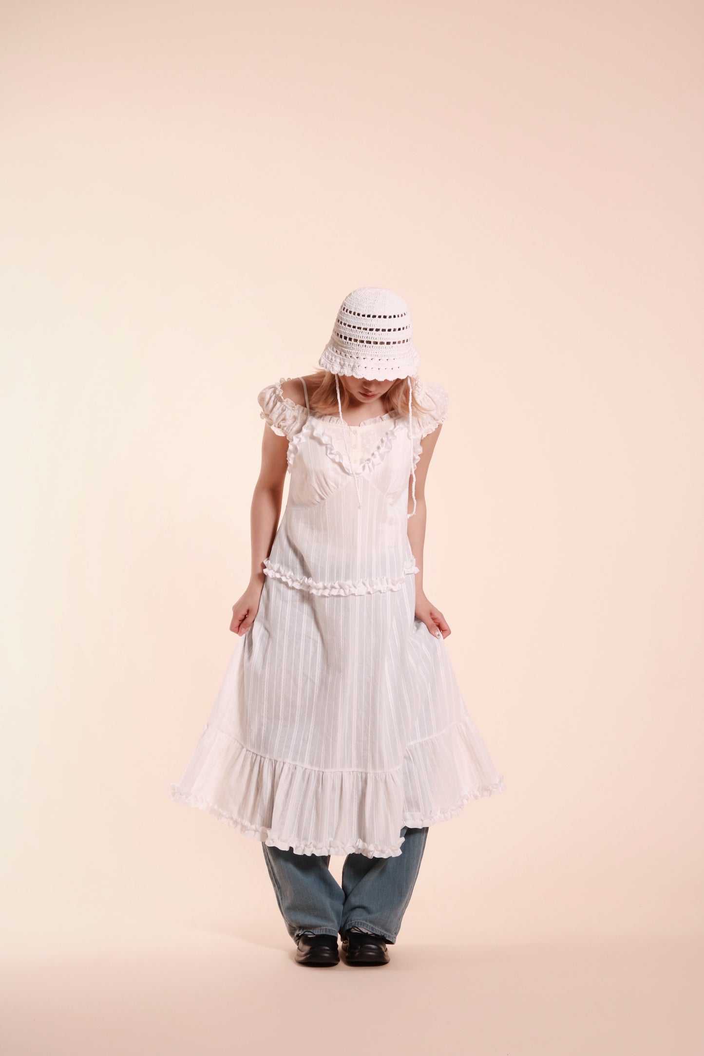Frill Sleeveless Dress (White)