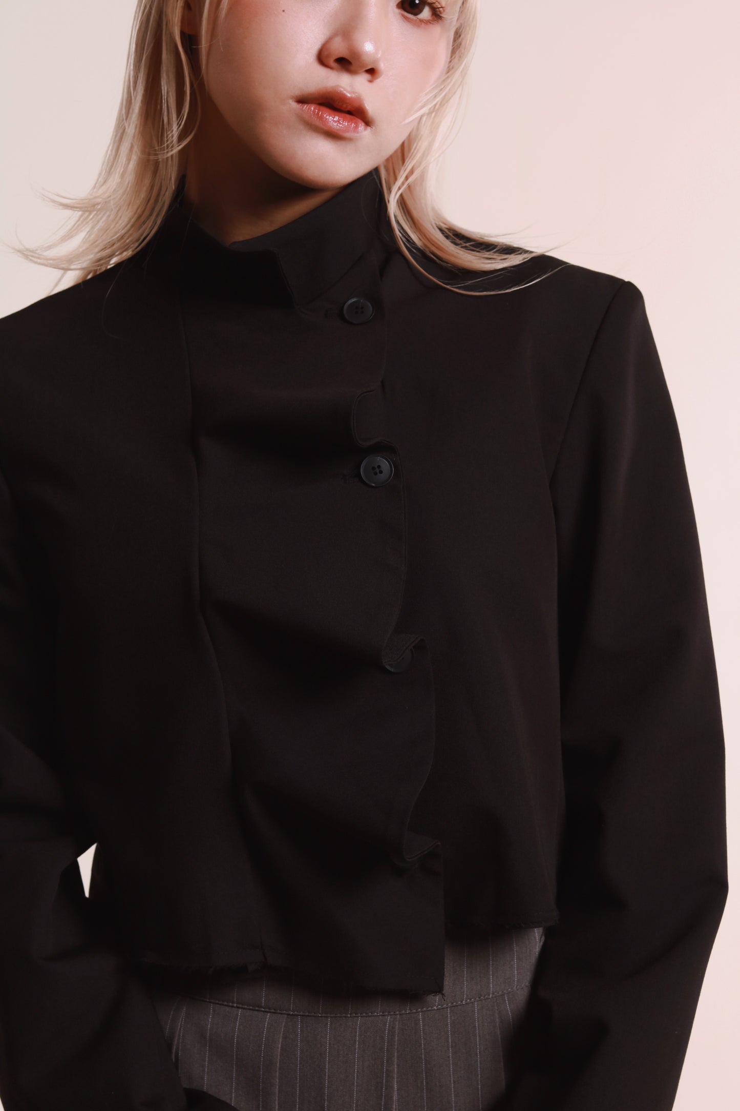 Gentle Pleat Jacket (Black)