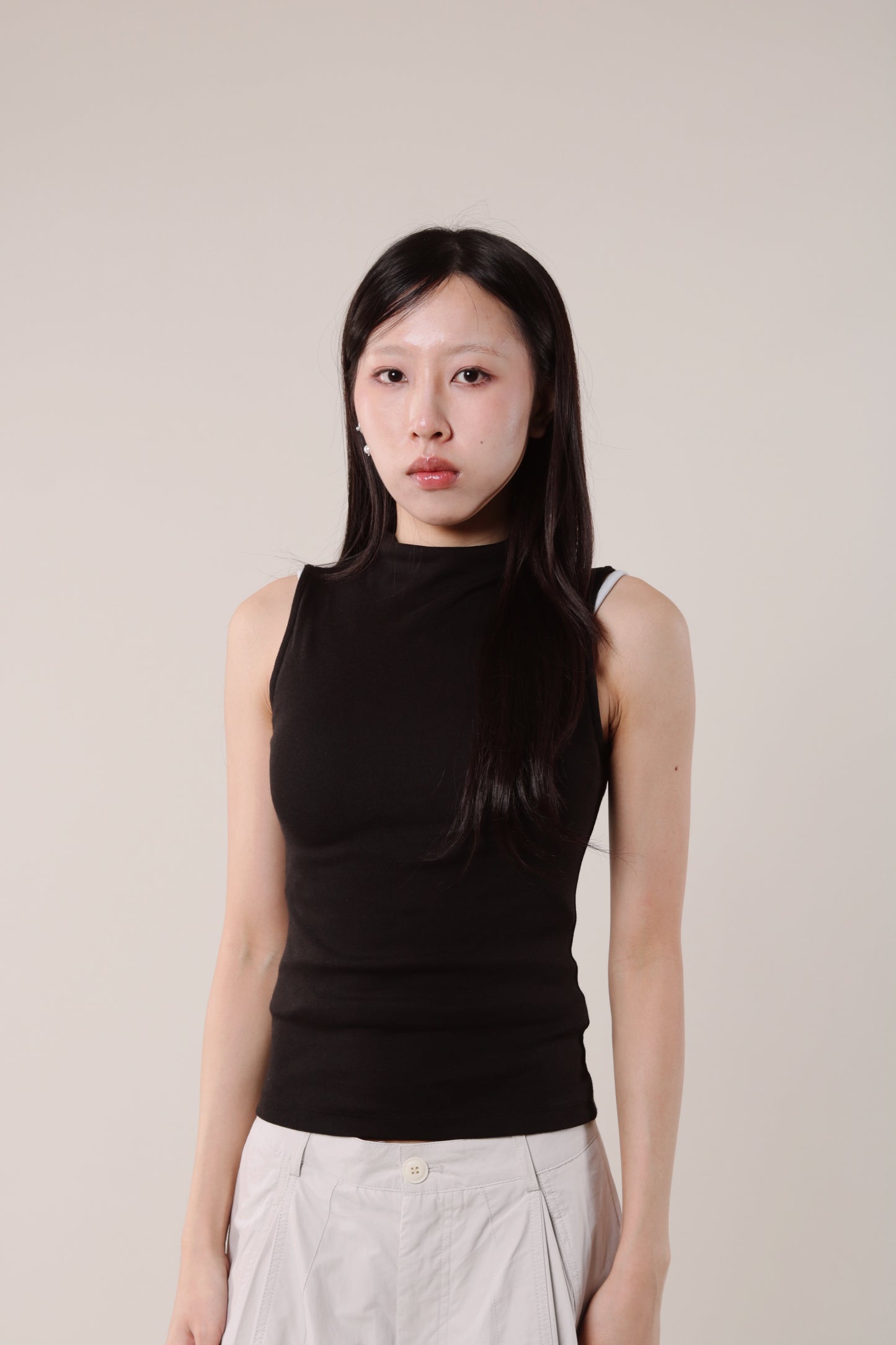 Mock Neck Sleeveless Top (Black)