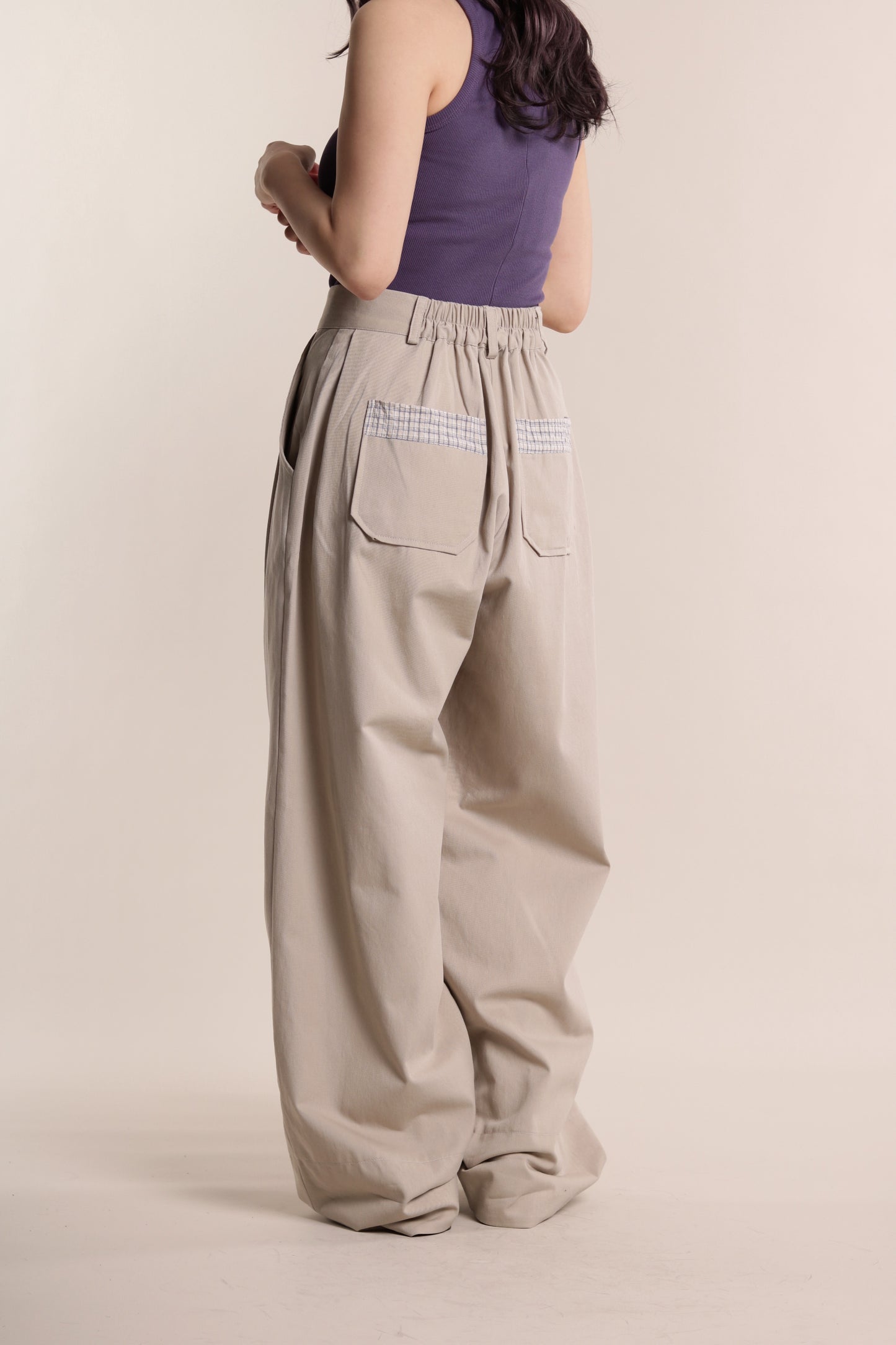 Check Detail Pleated Pants (Beige)