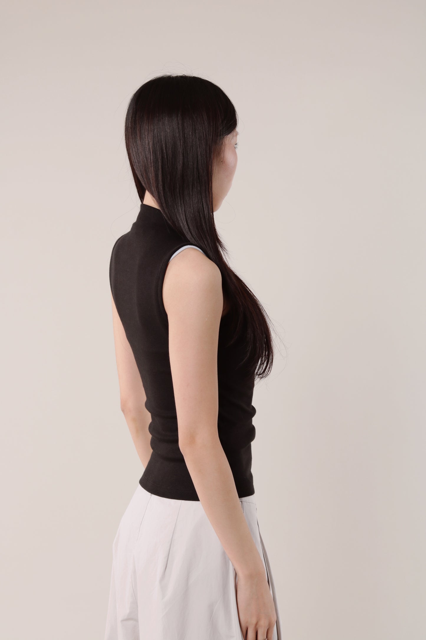 Mock Neck Sleeveless Top (Black)