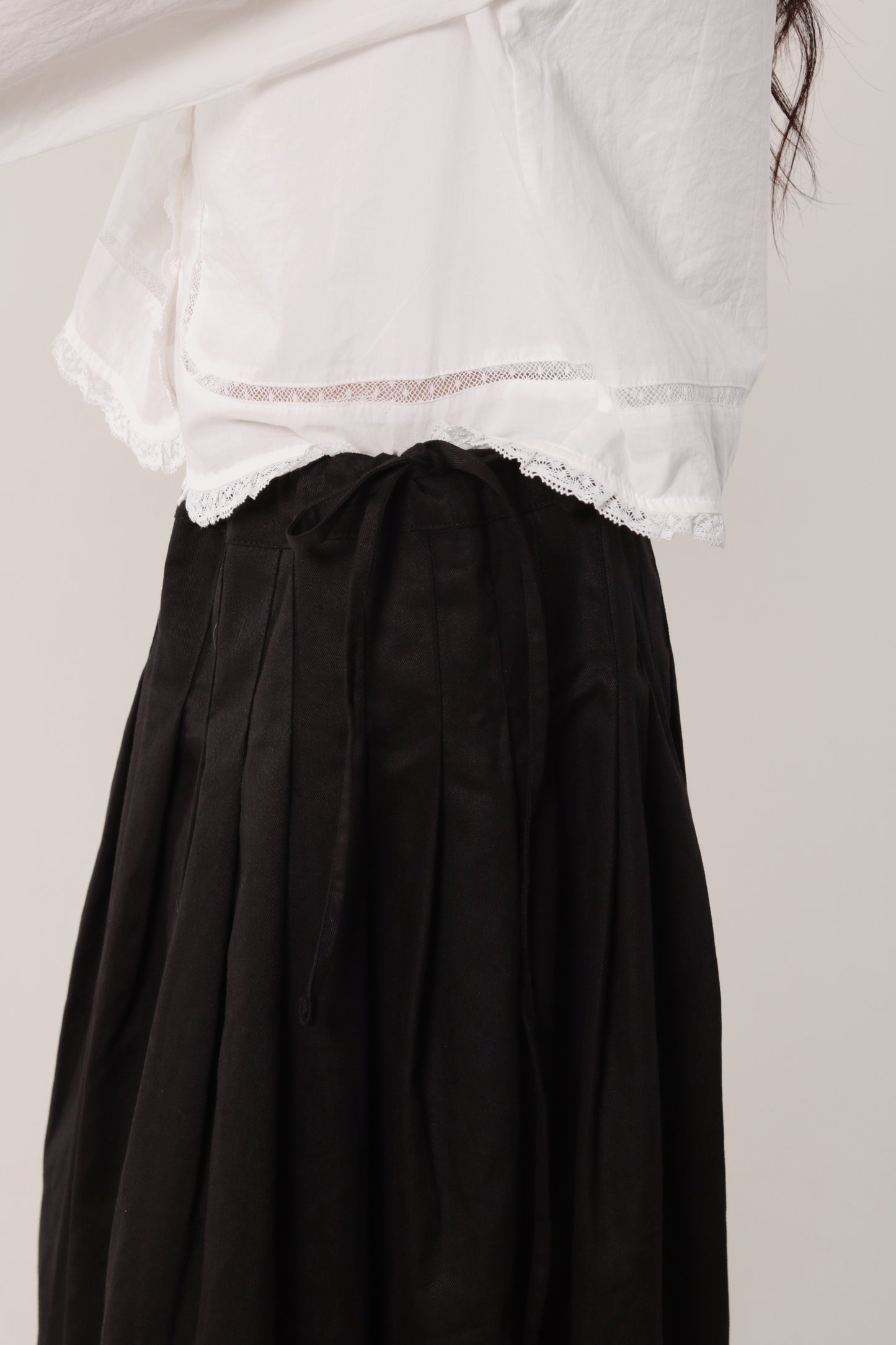 Pleated Skirt (Black)