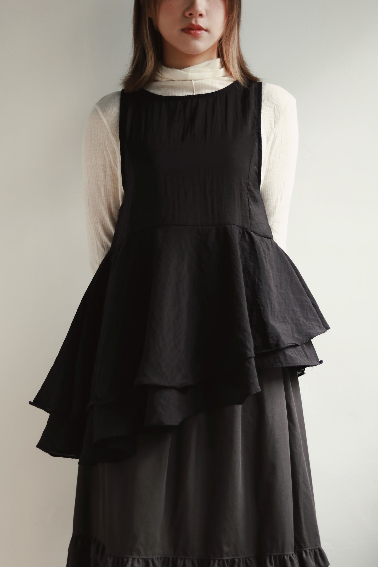 Ruffle Sleeveless Top (Black)