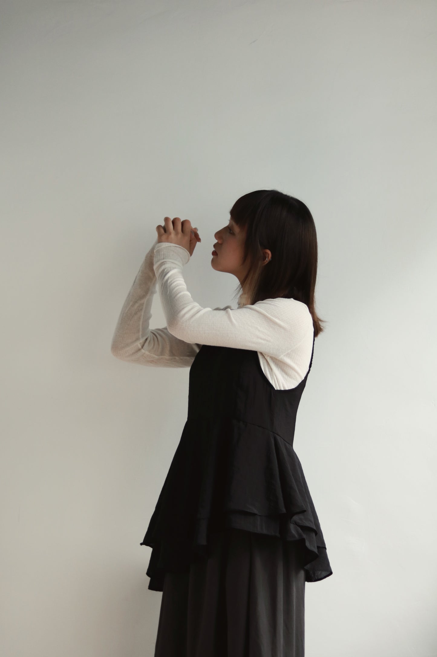 Ruffle Sleeveless Top (Black)