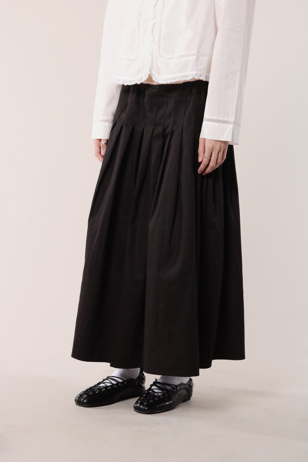 Pleated Skirt (Black)