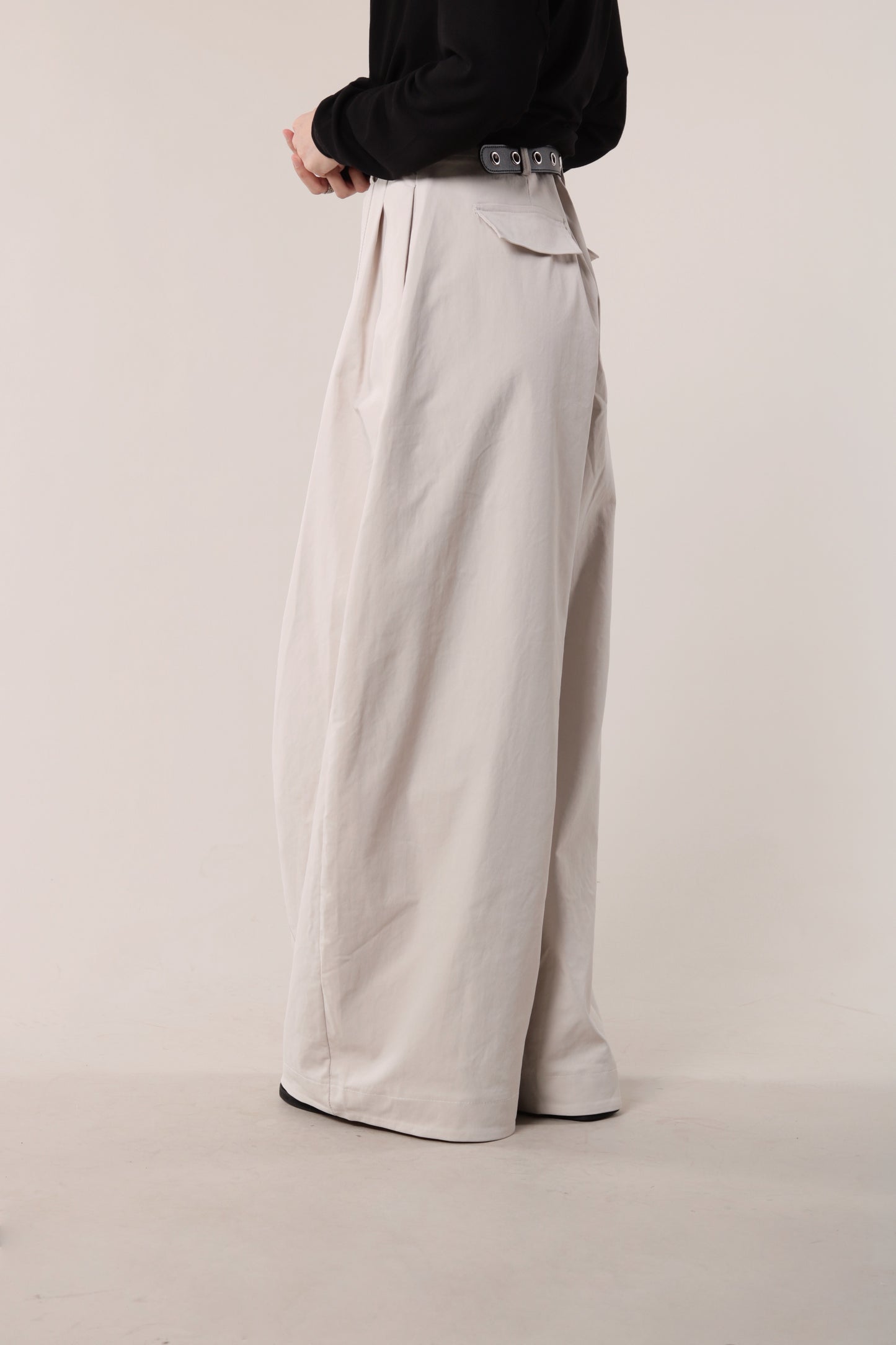 Ari Pants (Light Beige)