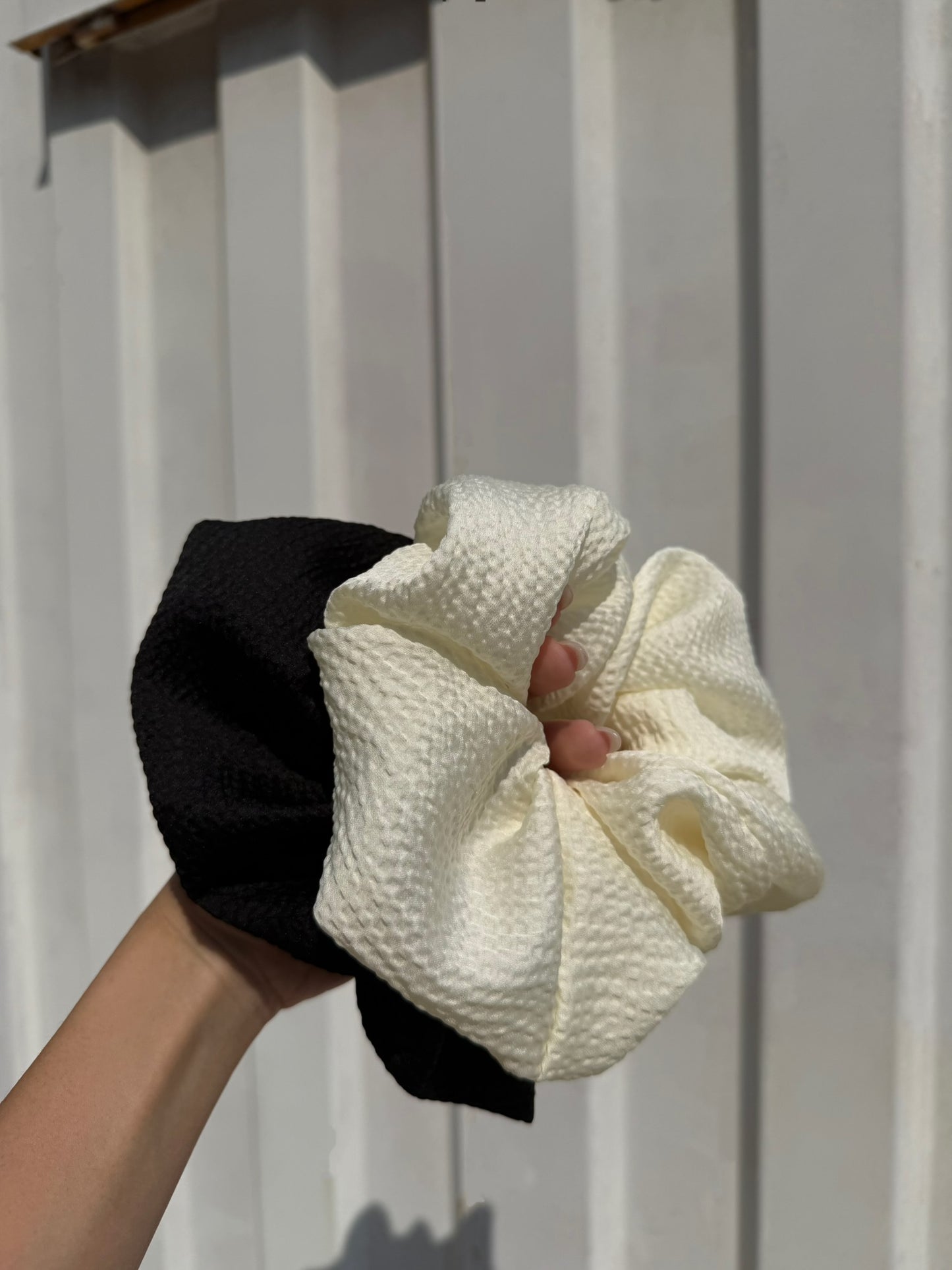 Lola Scrunchie (Black/White)