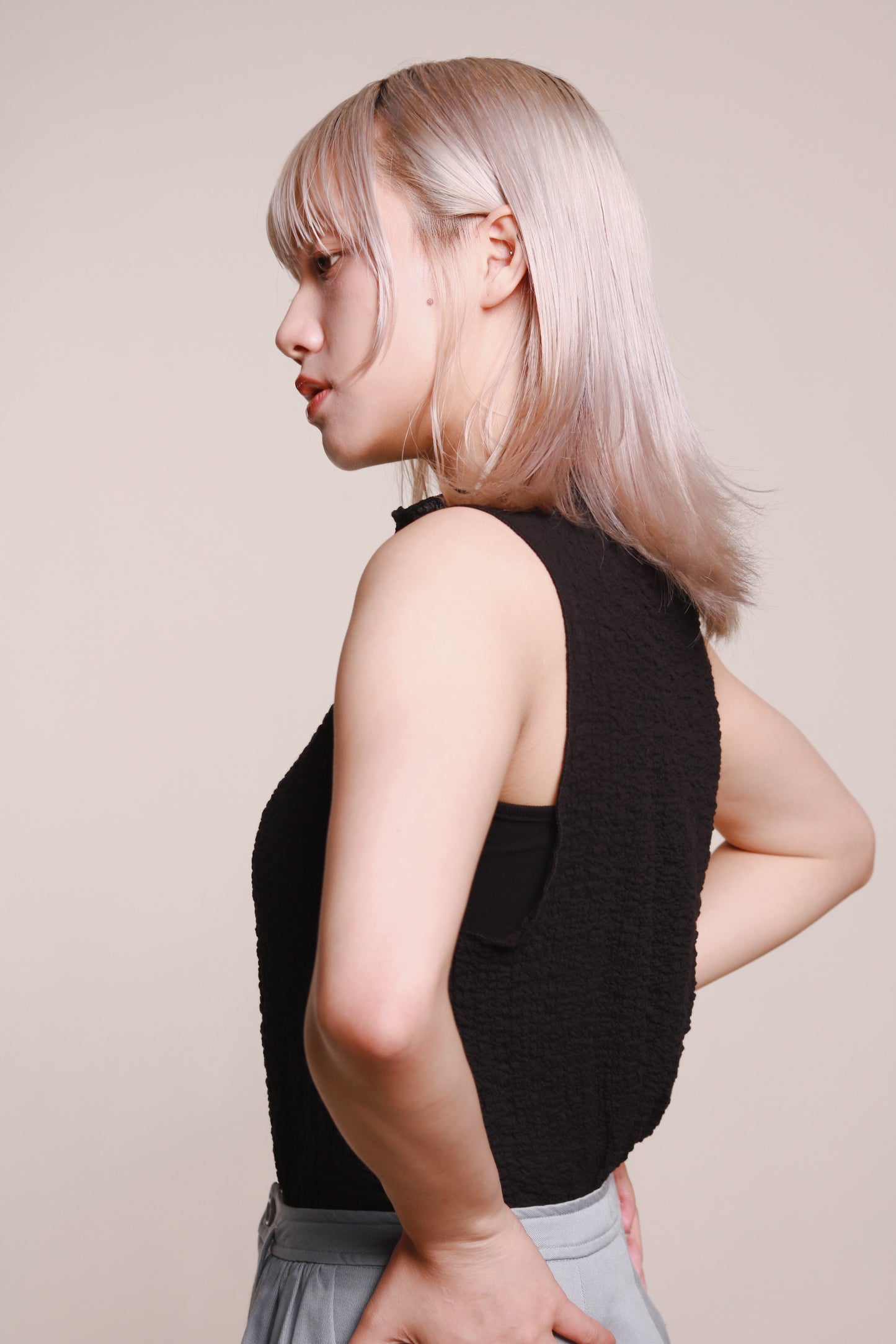 Ruffle Sleeveless Top (Black)